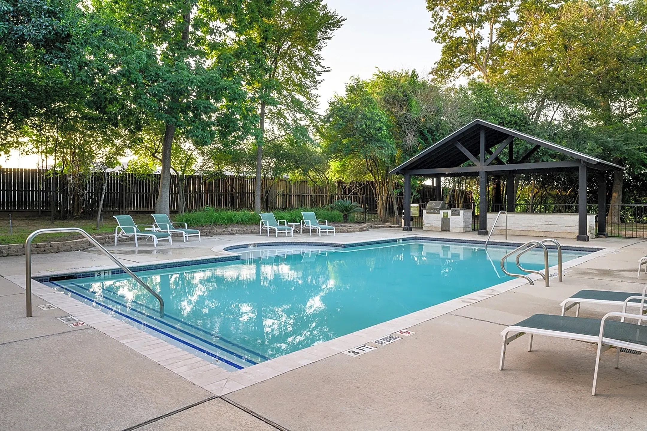 Pool - The Grove at White Oak - Houston, TX