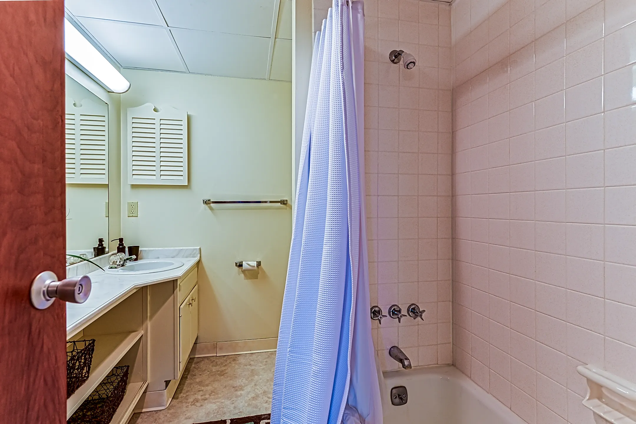 Governor's Manor Apartments 2100 E High St Springfield, OH