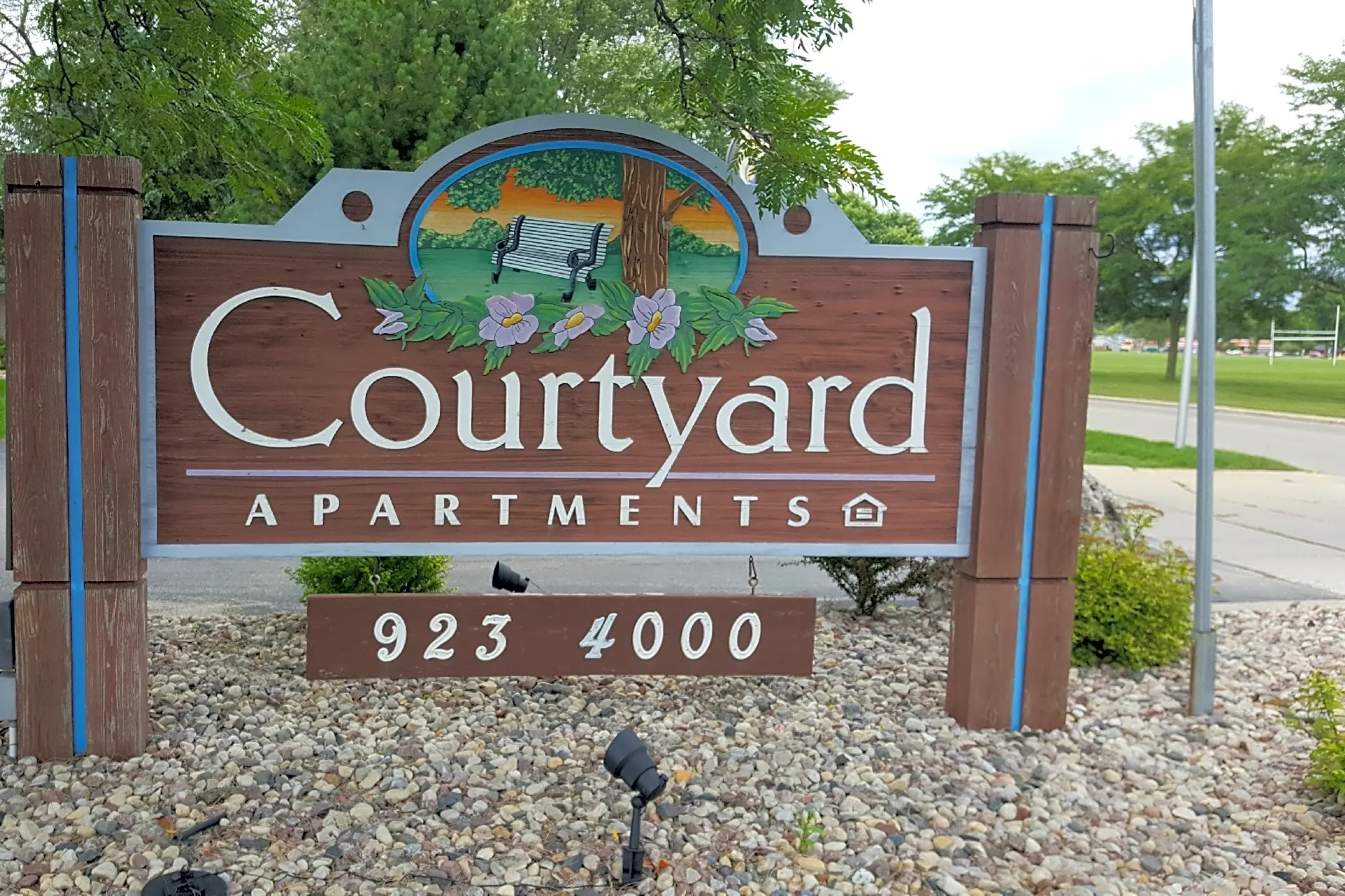 Courtyard Apartments - 96 N Berger Pkwy | Fond Du Lac, WI Apartments ...