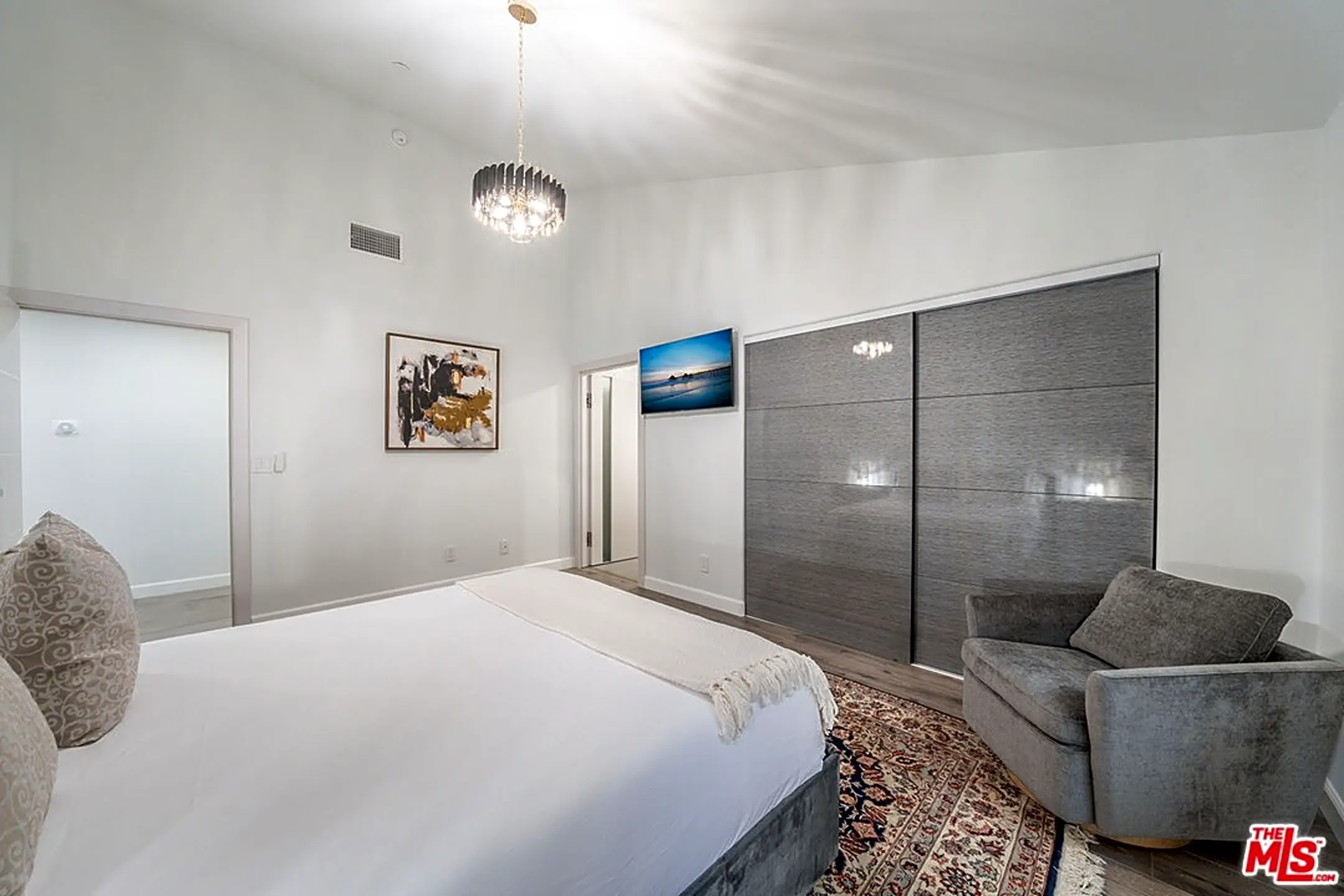 Bedroom - 5010 Fulton Ave - Los Angeles, CA