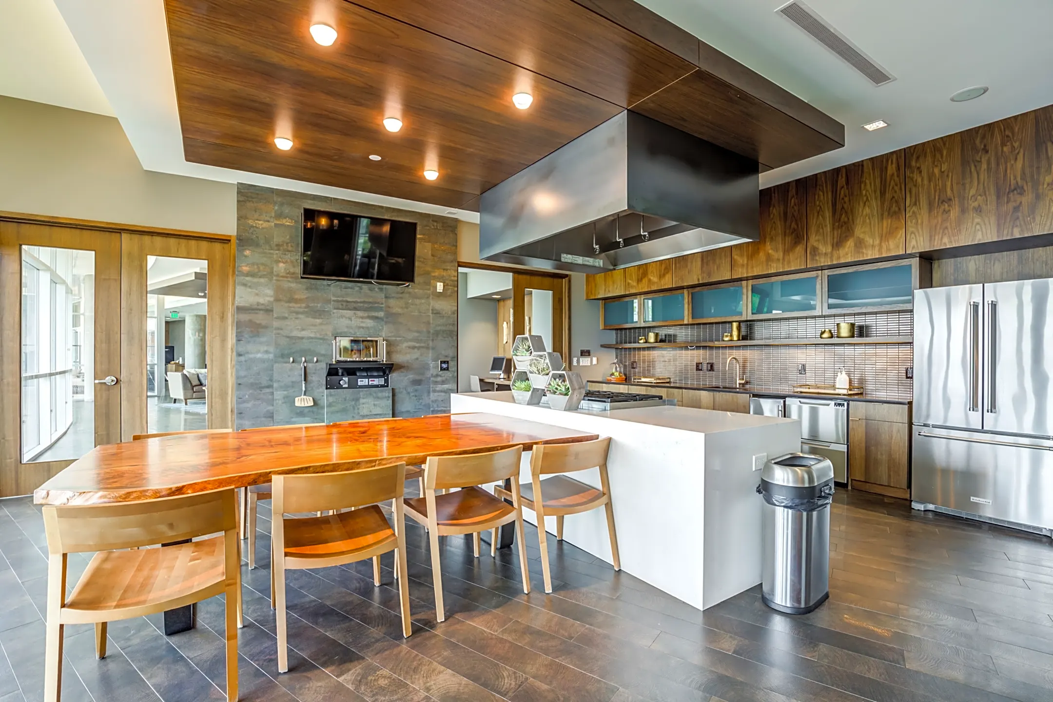 Kitchen - Gables Cherry Creek Apartments - Denver, CO