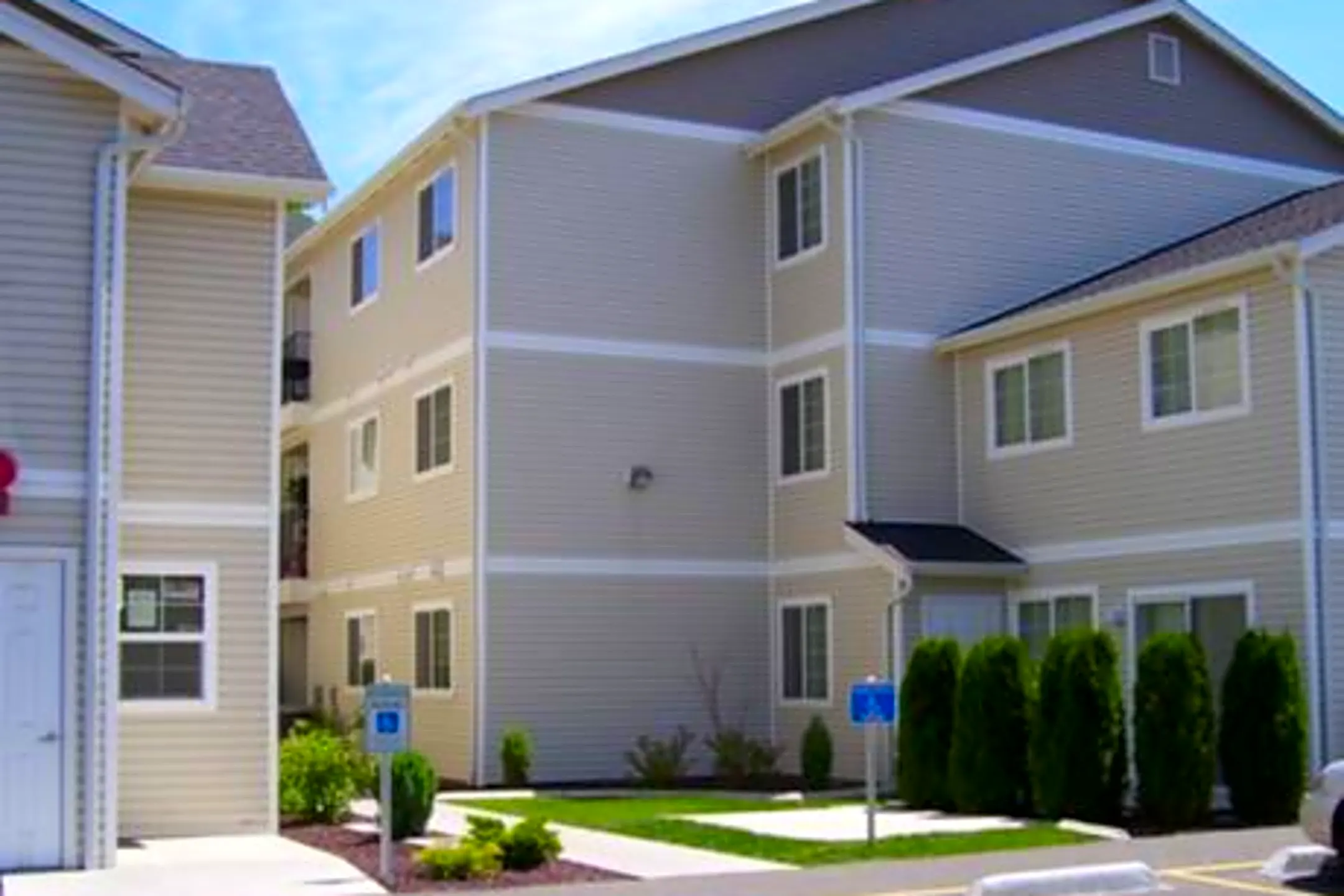 Wescott Apartments 421 Harrison Ave Sunnyside, WA Apartments for