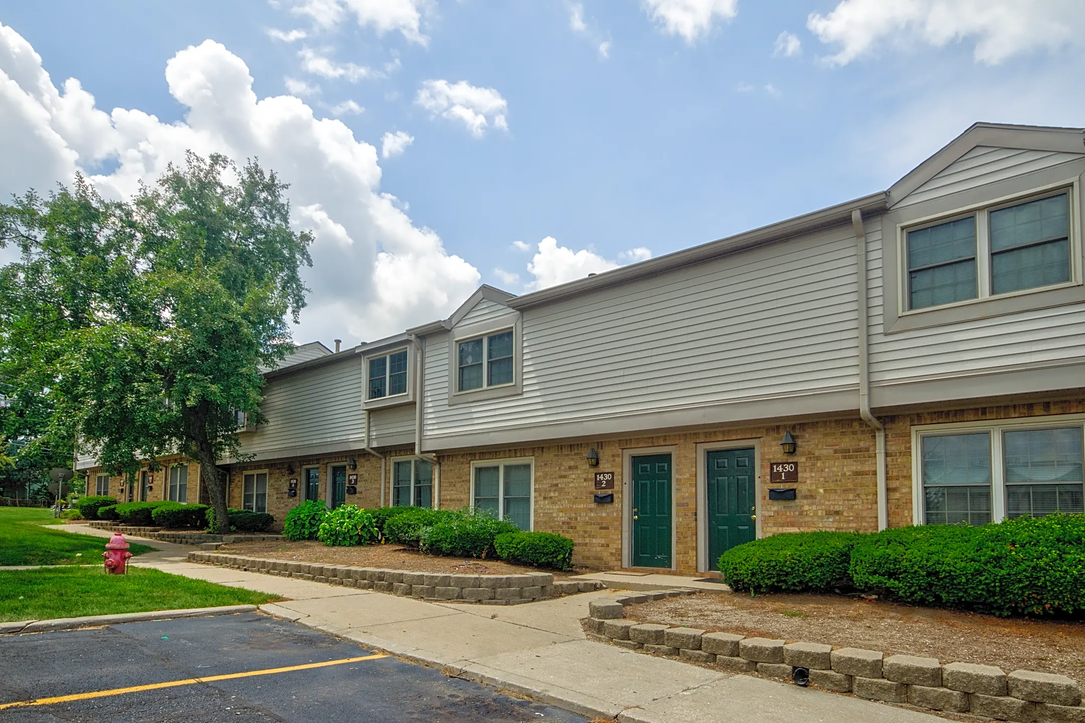 Lancaster Heights Apartments - Normal, IL 61761