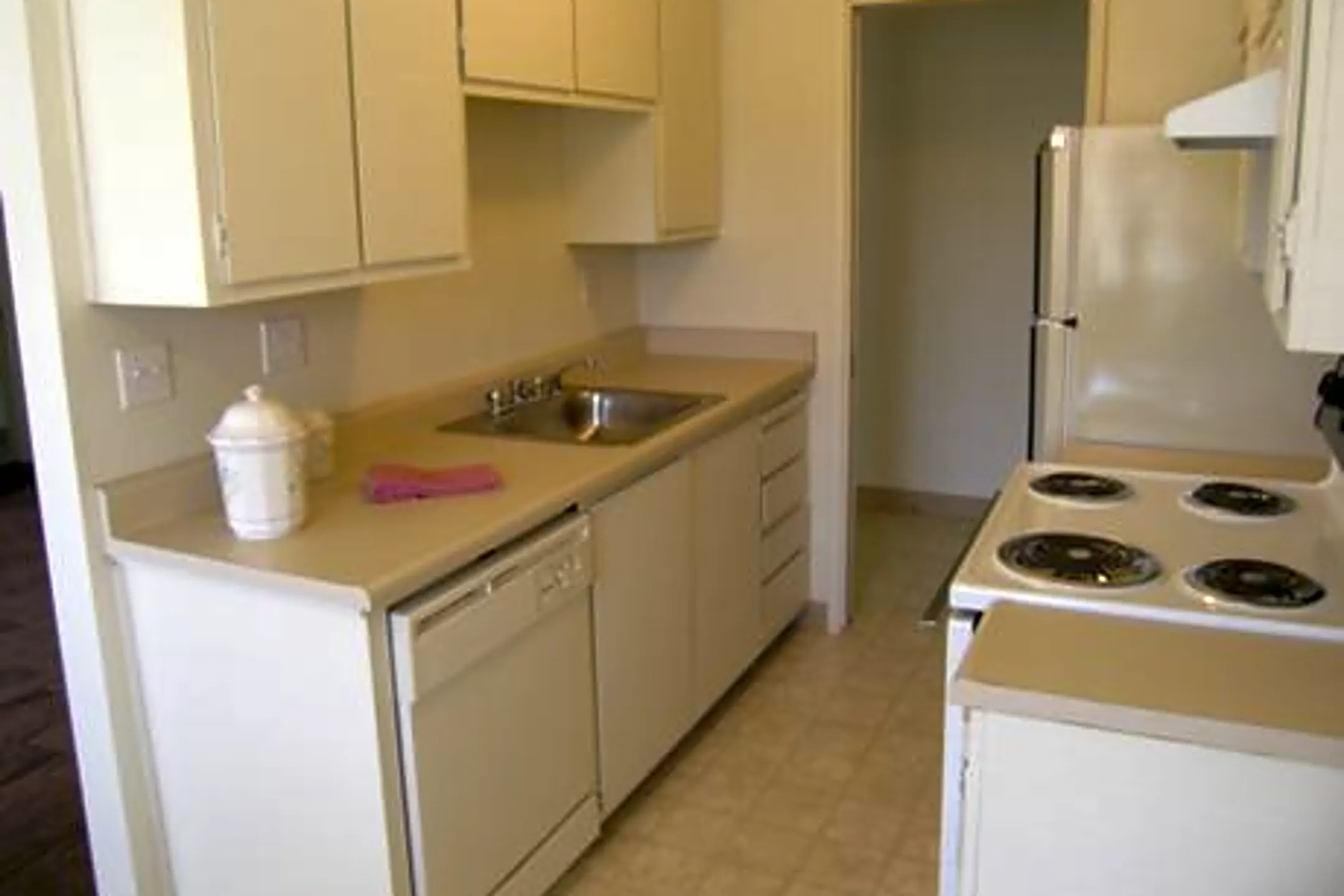 Ridgecrest Apartments Sacramento, CA 95821