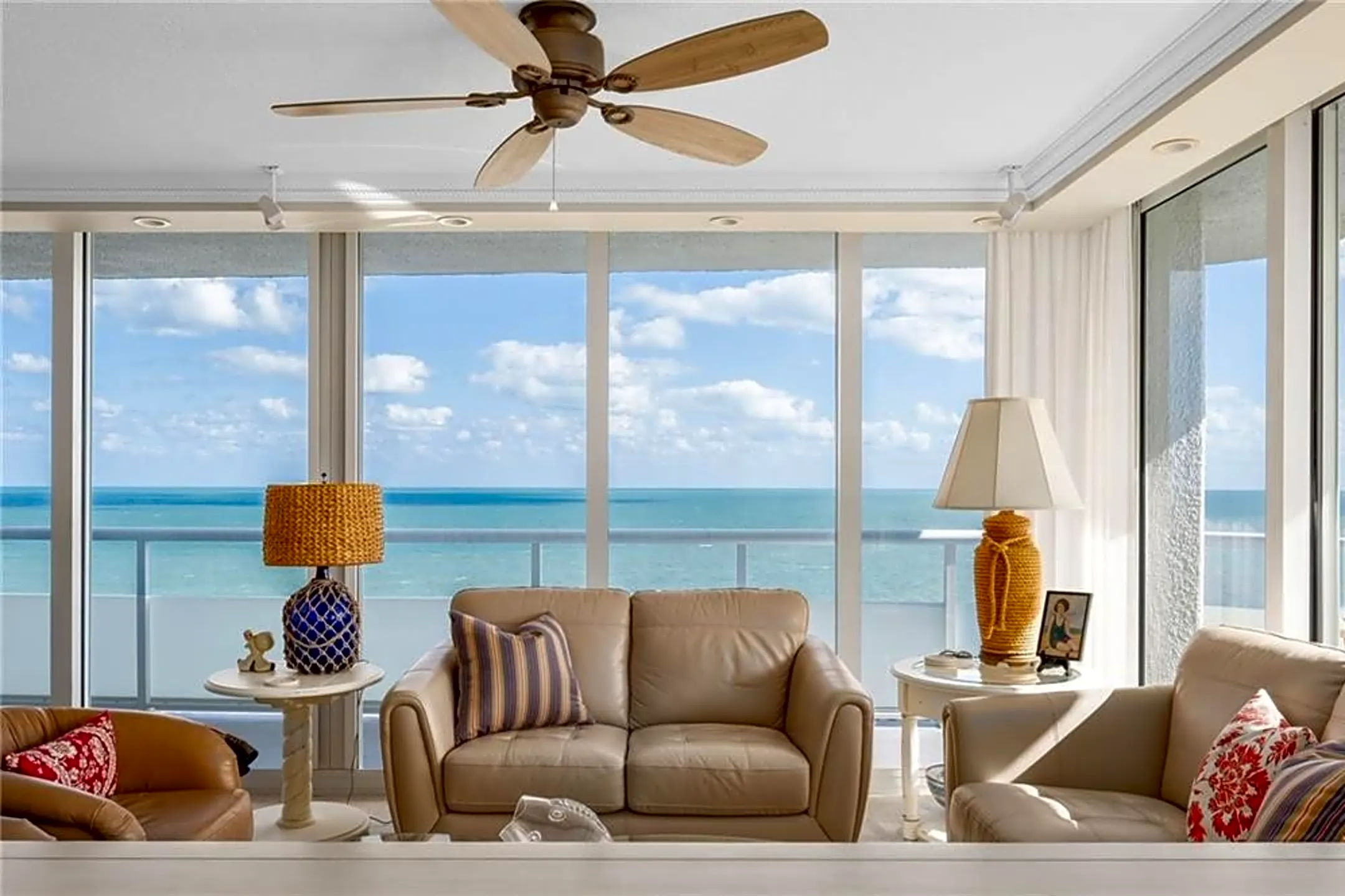 Living Room - 3554 Ocean Dr #904S - Vero Beach, FL