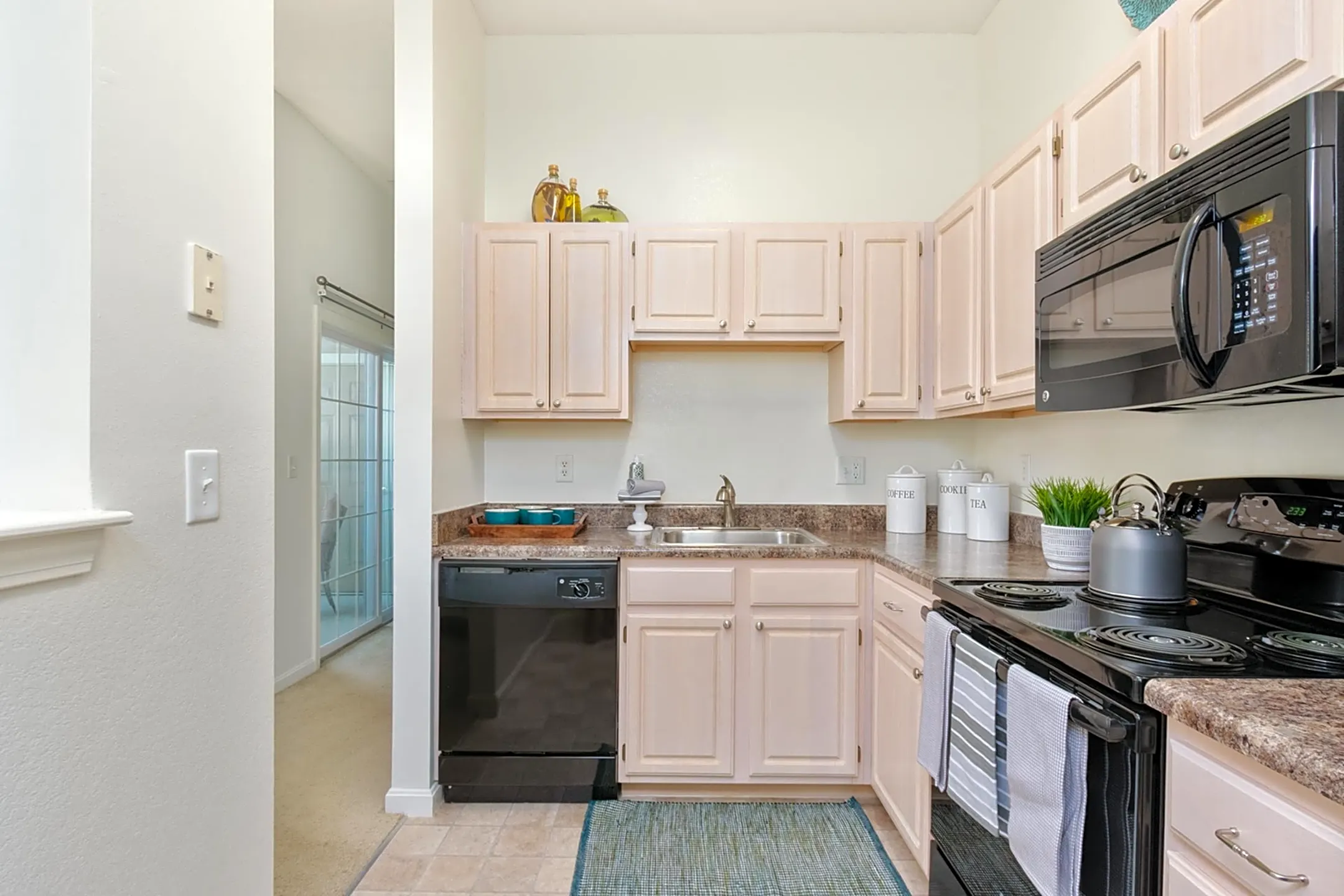 Greenwich Place Apartments West Warwick, RI 02893