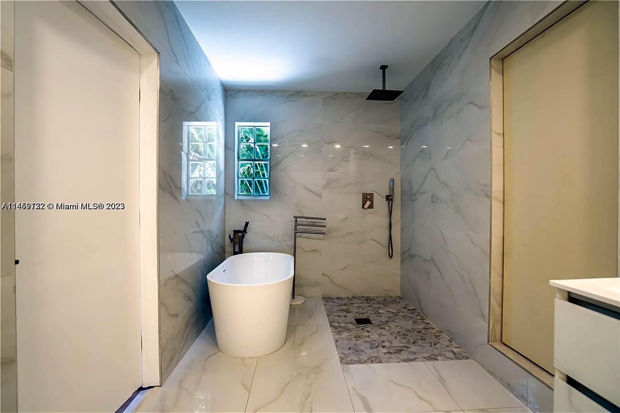 Bathroom - 4560 Post Ave - Miami Beach, FL