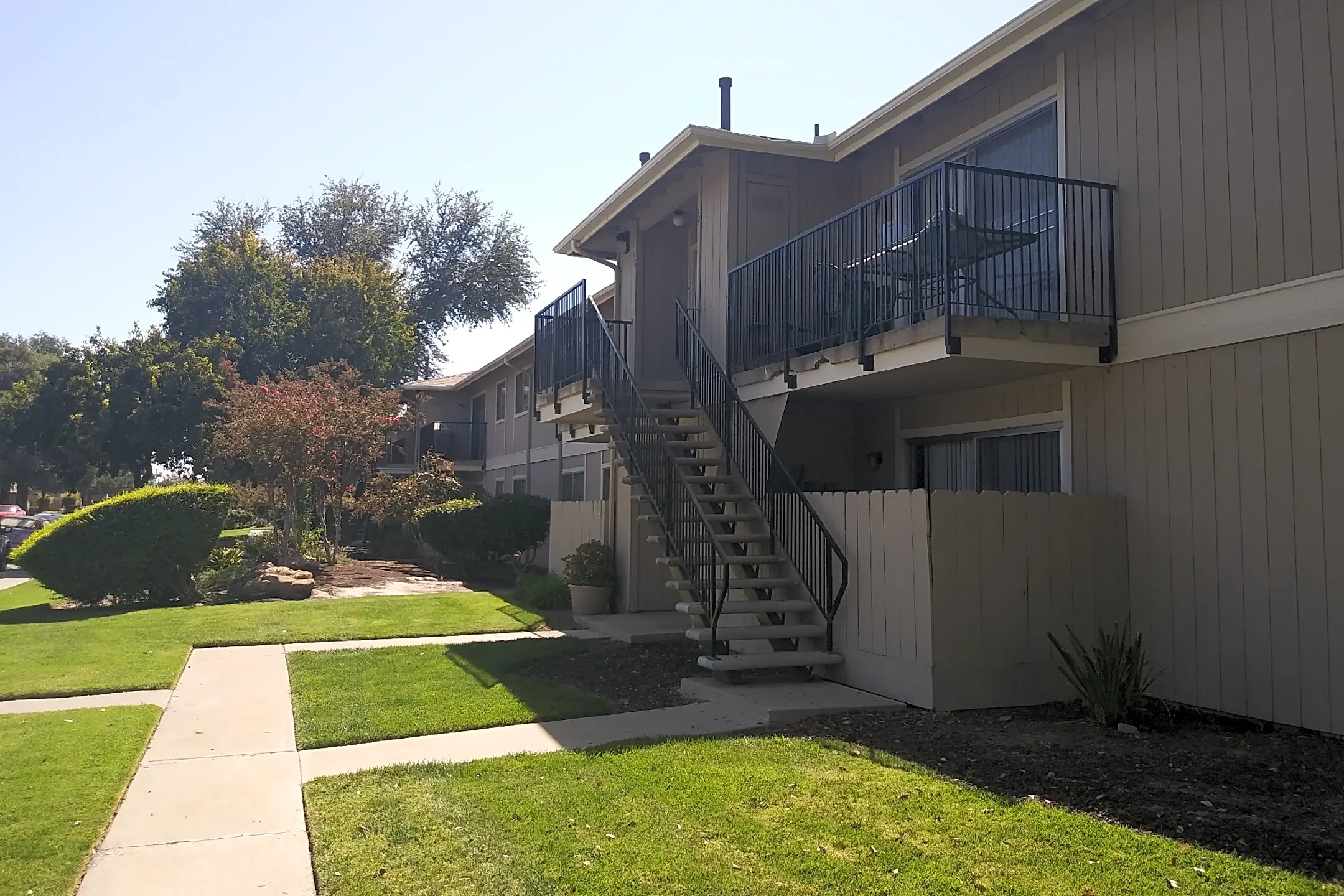 HERITAGE APTS - 1169 Beverly Dr | Lemoore, CA Apartments for Rent | Rent.