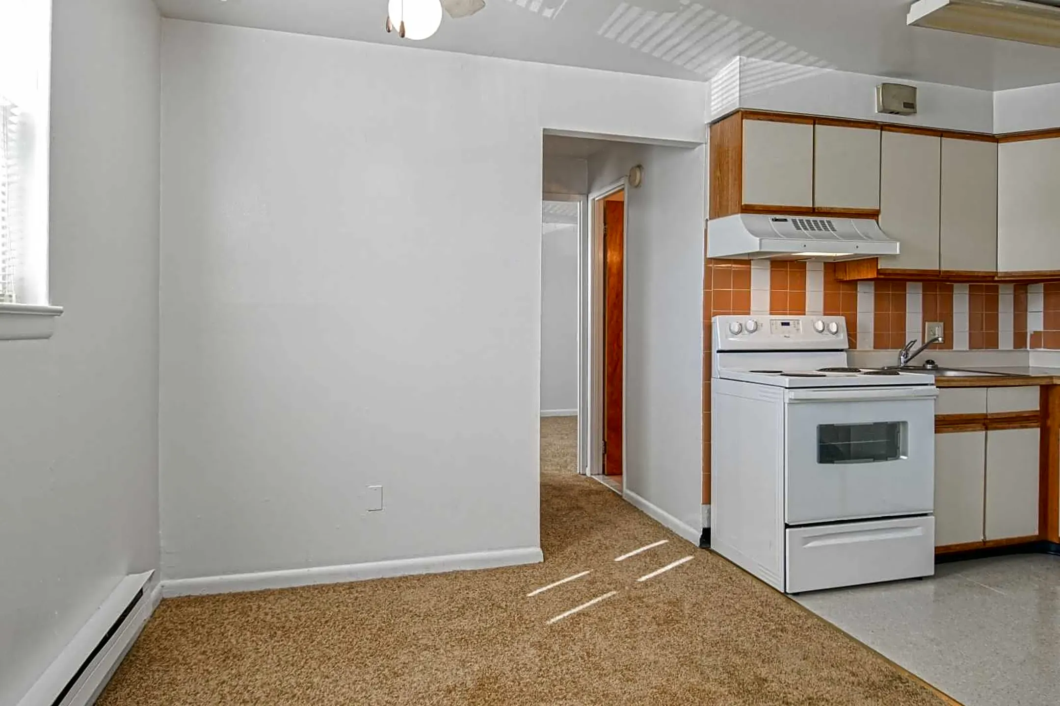 Kitchen - Station Walk - Philadelphia, PA