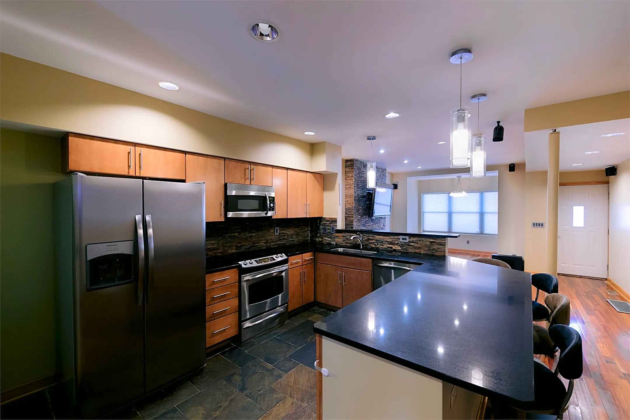 Kitchen - 252 S Washington Ave - Columbus, OH