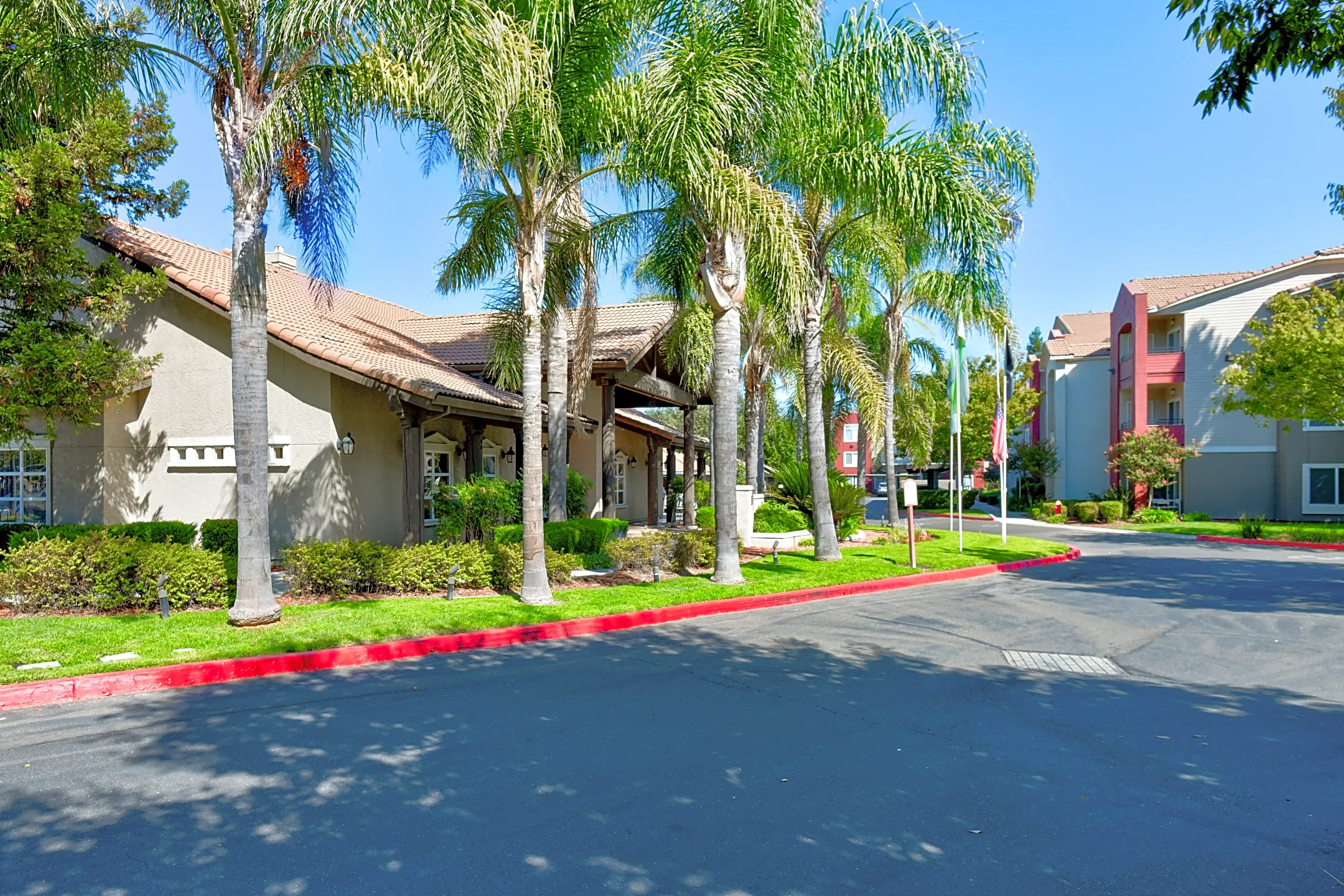 Eaglewood Apartments - Woodland, CA 95776