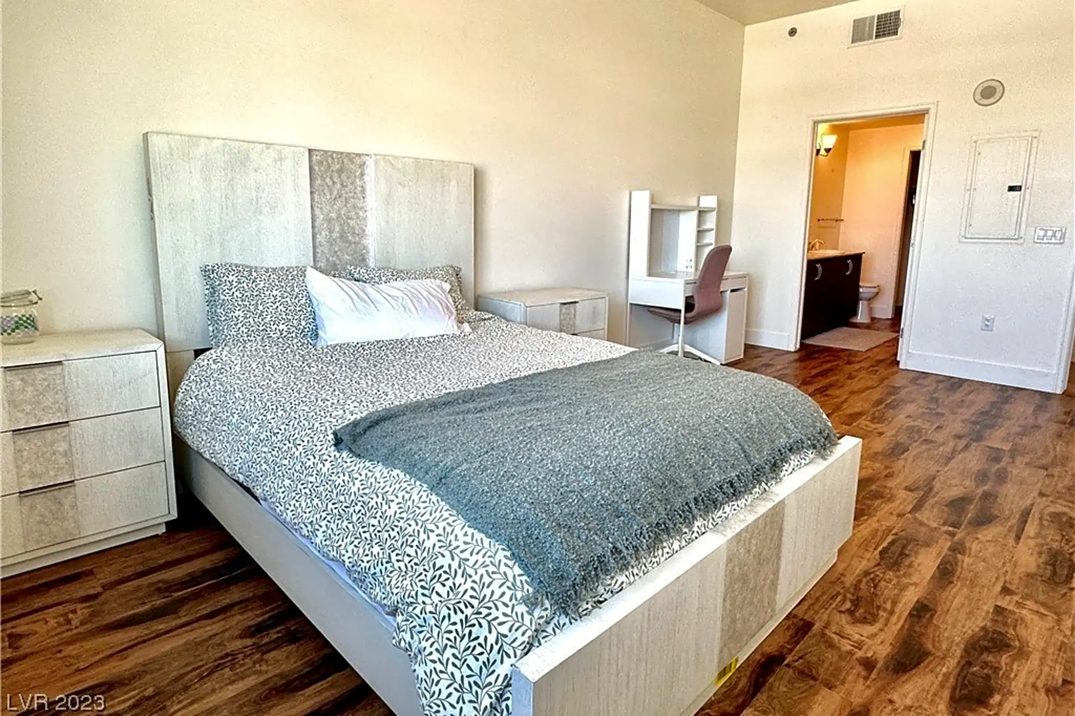 Bedroom - 150 S Las Vegas Blvd #1019 - Las Vegas, NV