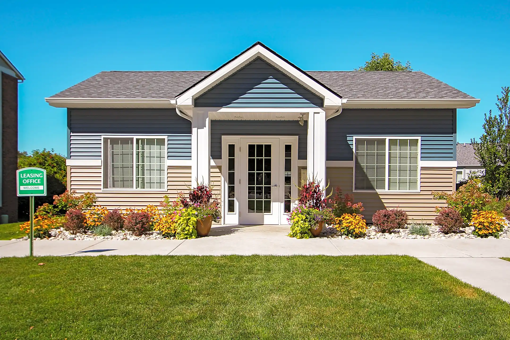 Little Traverse Village 301 Lafayette St. Petoskey, MI Apartments