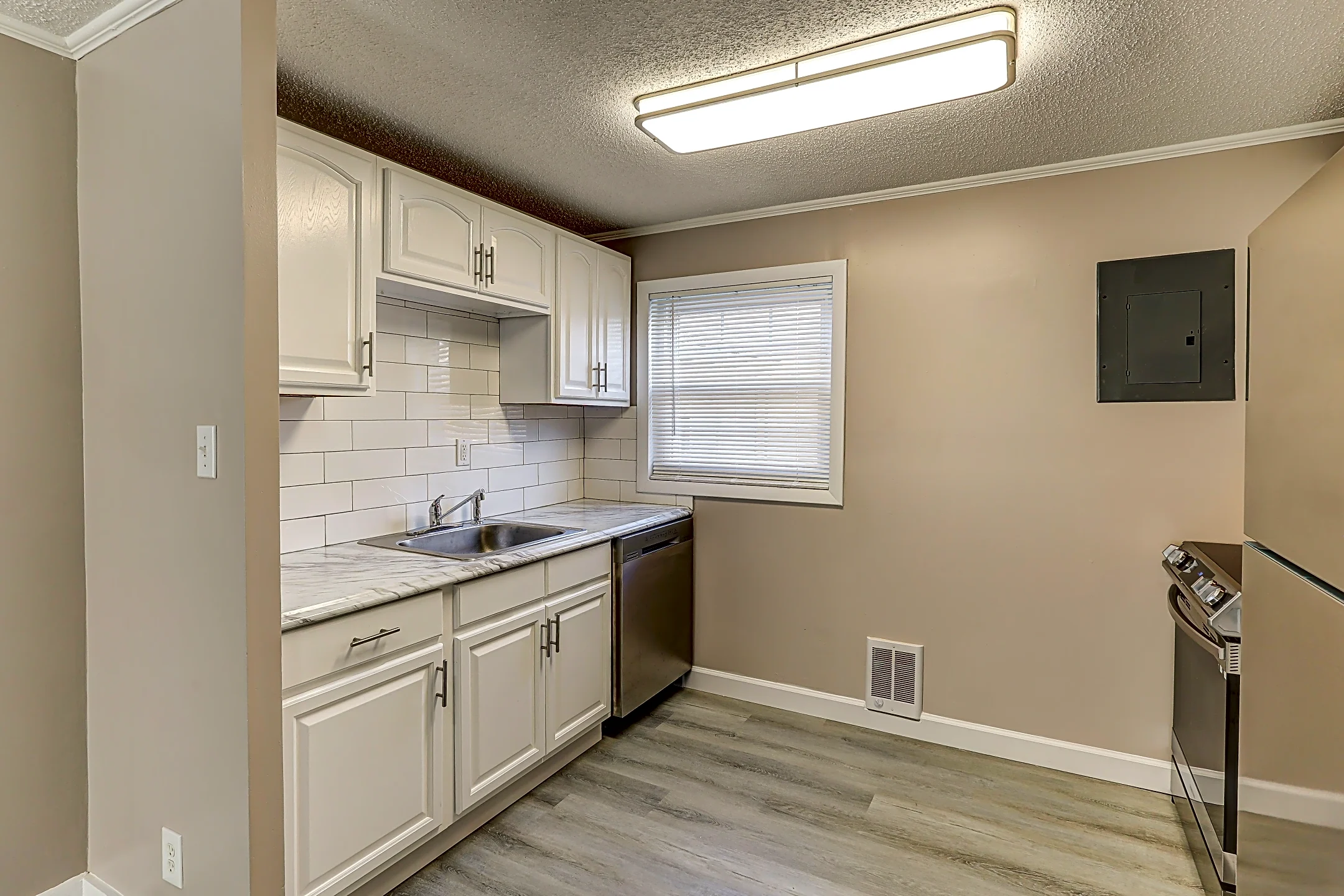 Kitchen - The River View Apartments - Groton, CT