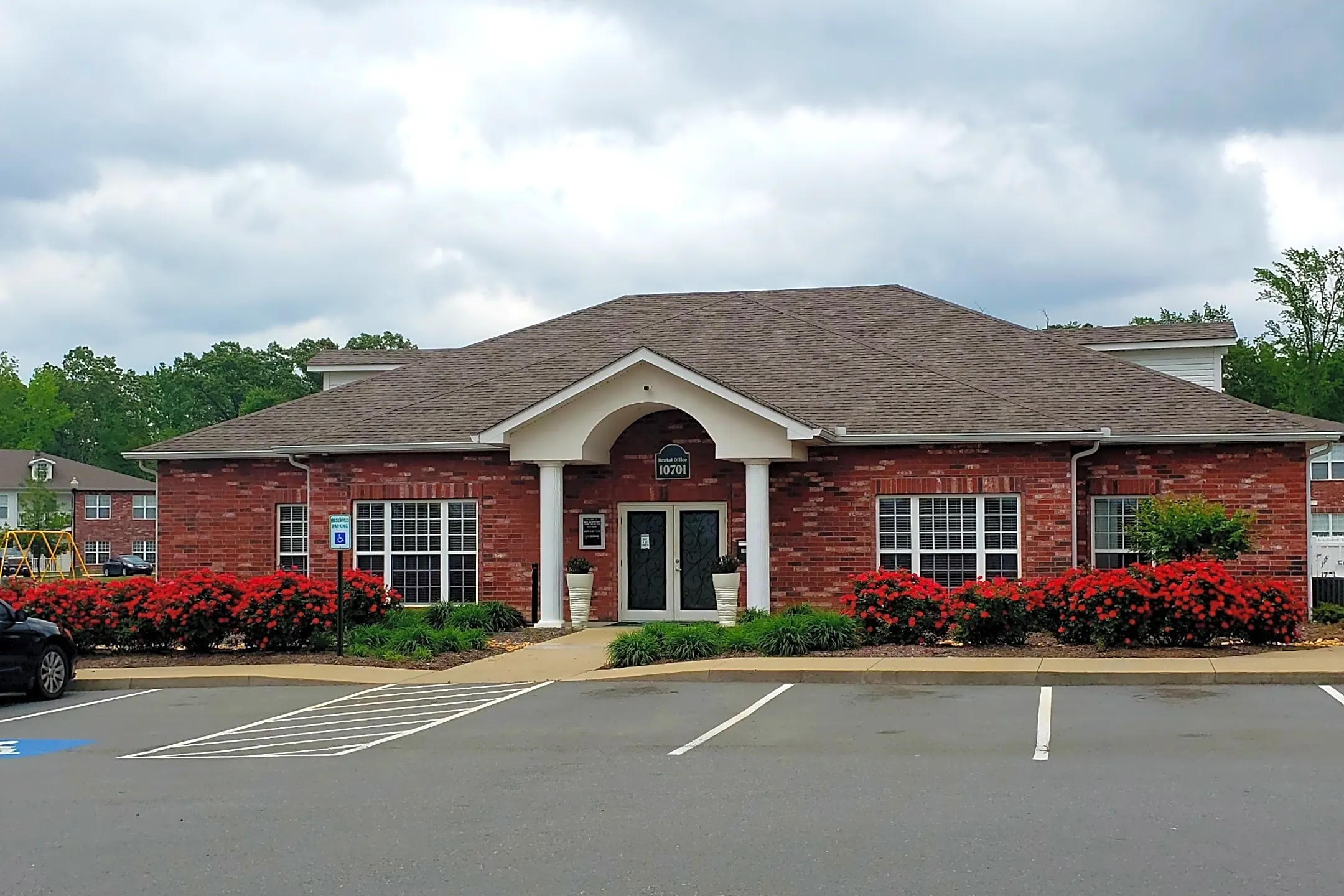 White Oak Apartments North Little Rock, AR 72113