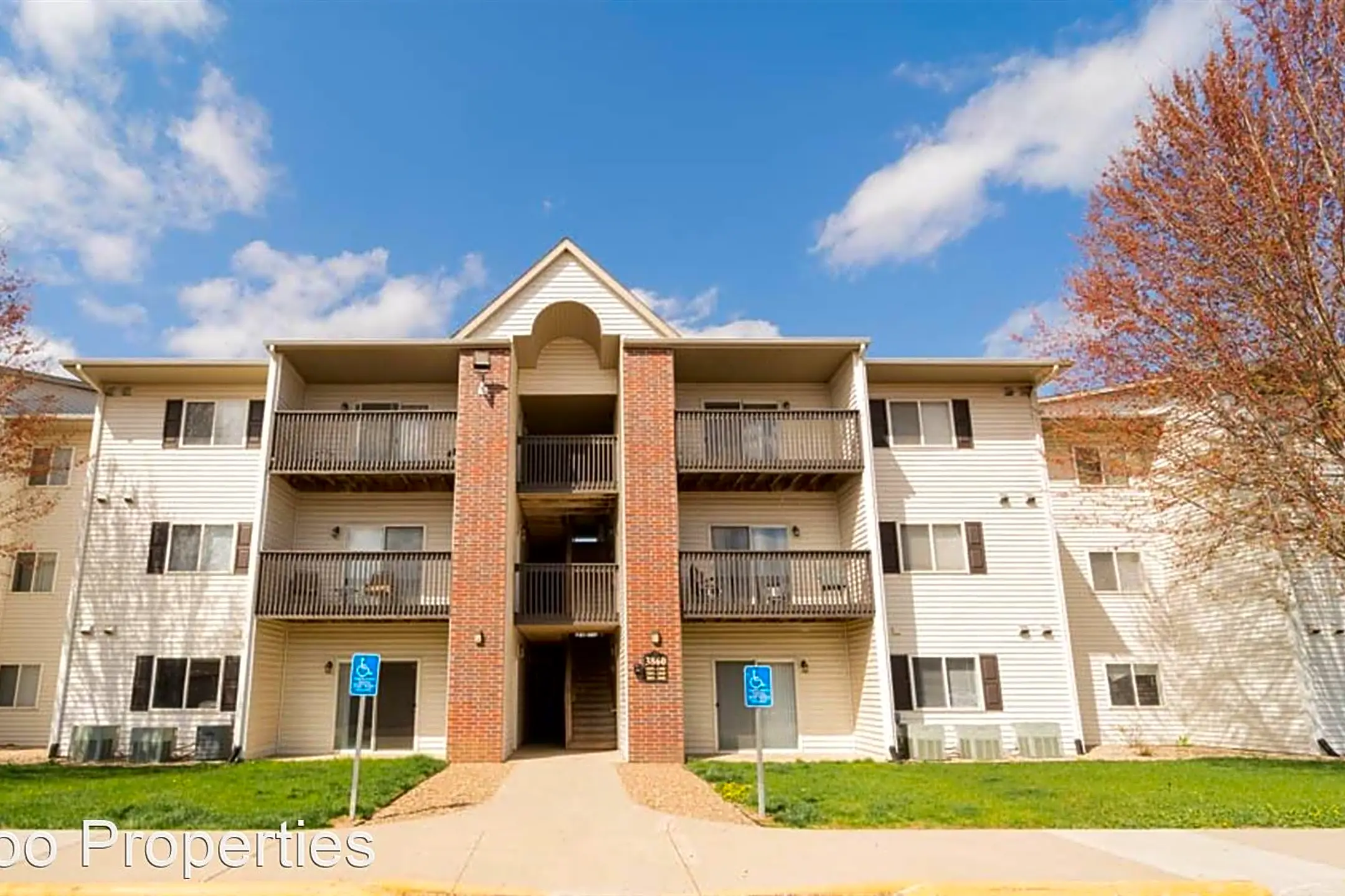 Pineview Place Apartments Apartments Waterloo, IA 50701