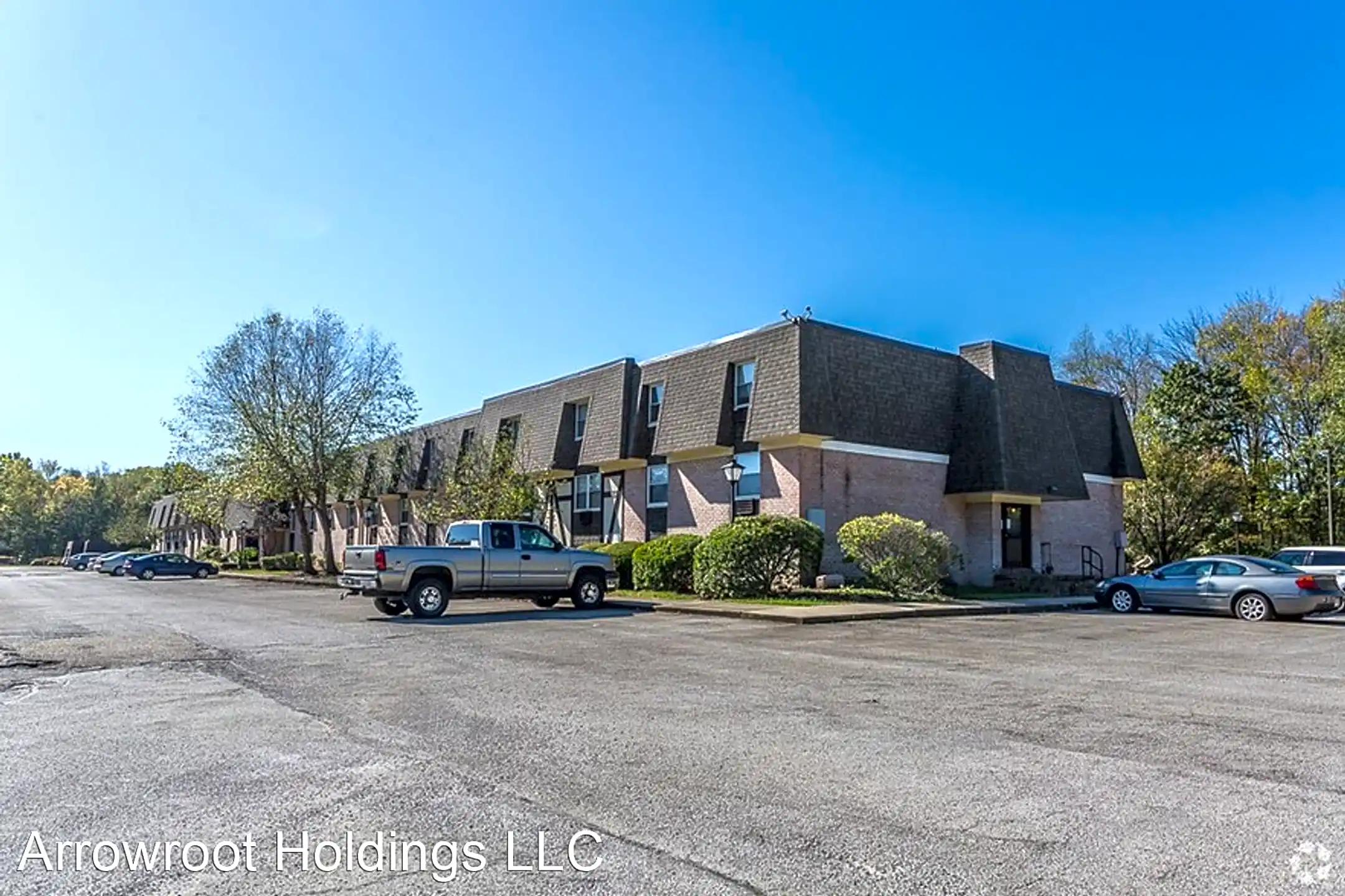 Building - The Woods of Liberty - Youngstown, OH