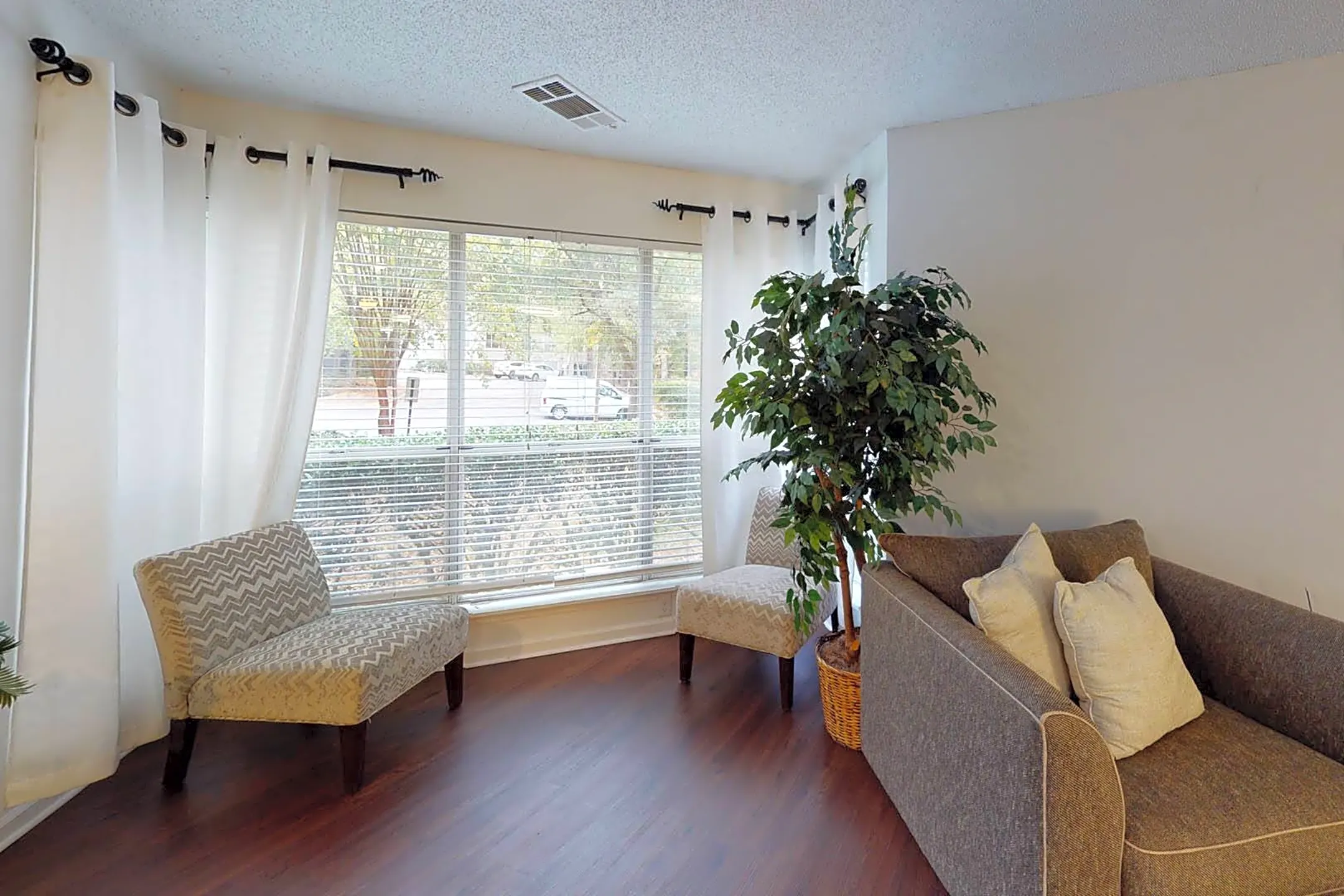 University Ridge Apartments 3611 University Dr Durham, NC