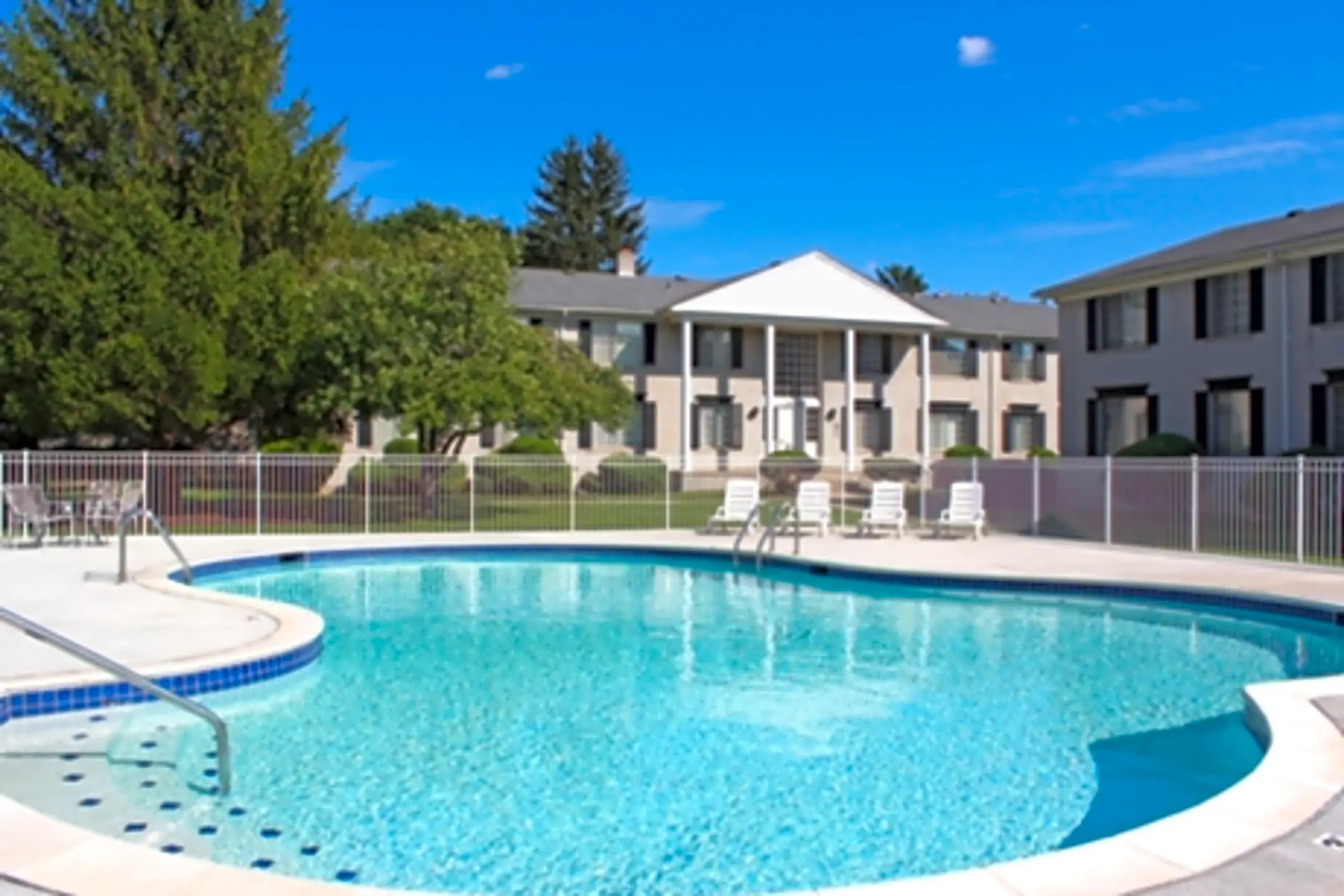 House of Botsford Apartments 20810 Botsford Dr Farmington Hills, MI