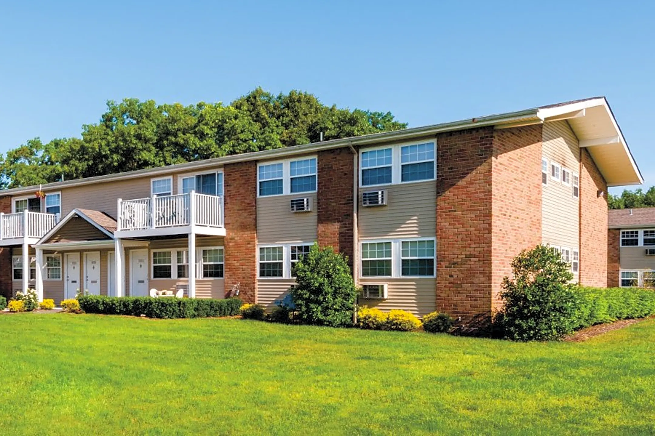 Hillcrest Village NY 865 Broadview Ave Holbrook, NY Apartments for Rent Rent.