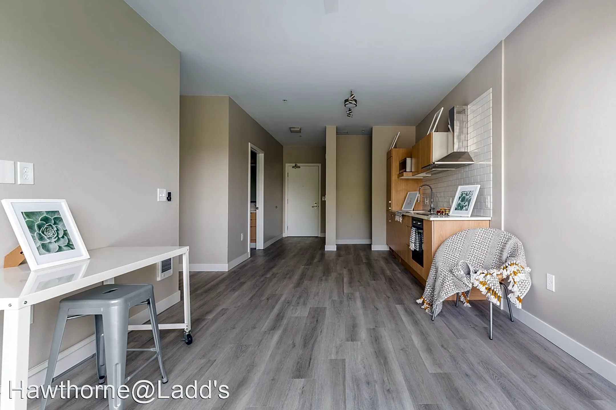 Living Room - Hawthorne @ Ladd's - 1 & 2 Bedroom Apartment Homes - Portland, OR