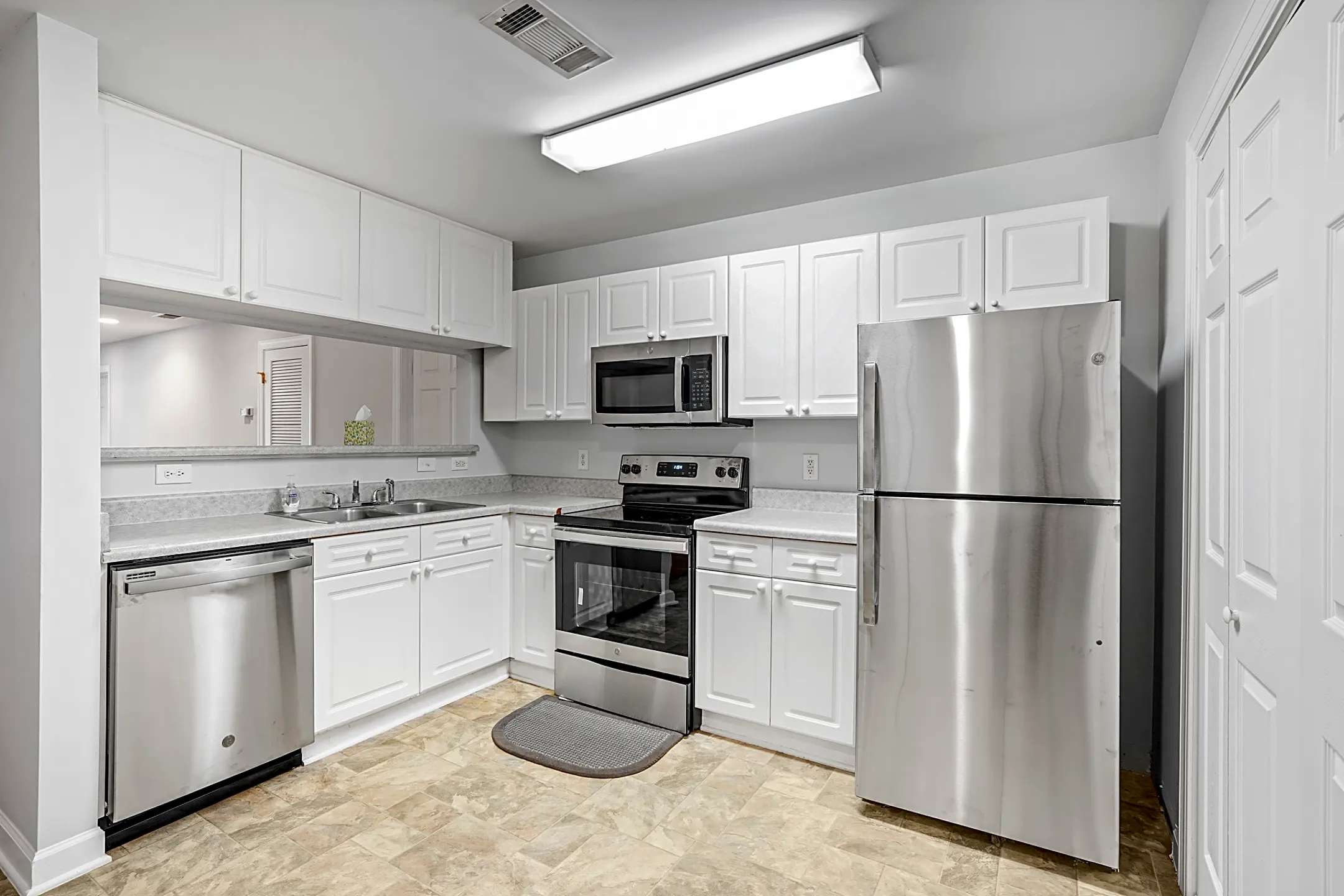 929 Morreene Rd Condos Durham, NC 27705