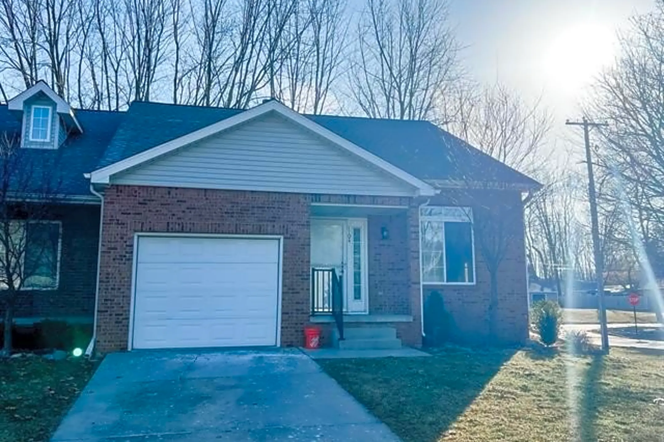 1104 E Oak Dr Fenton, MI Condos for Rent Rent.