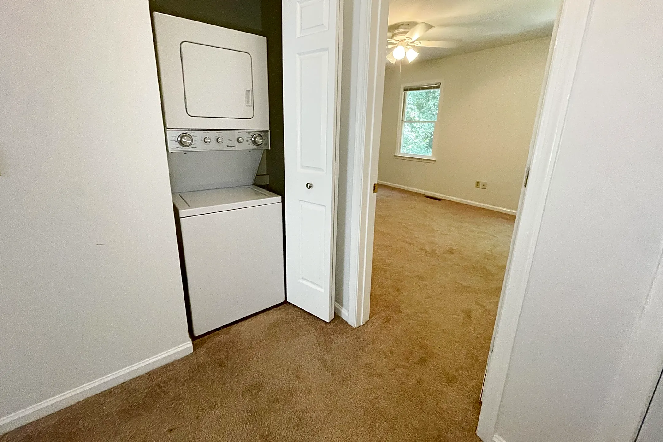 Bathroom - 1901 Devonshire Dr - Columbia, SC