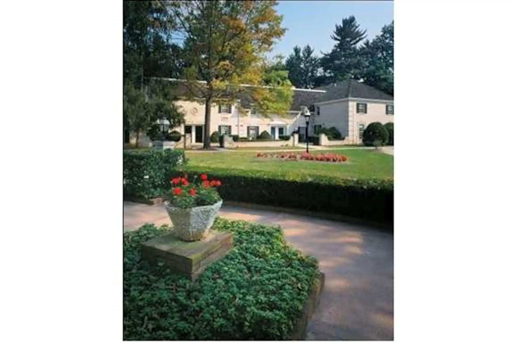 Chateau D'Eden 1501 Butter Rd Lancaster, PA Apartments for Rent Rent.