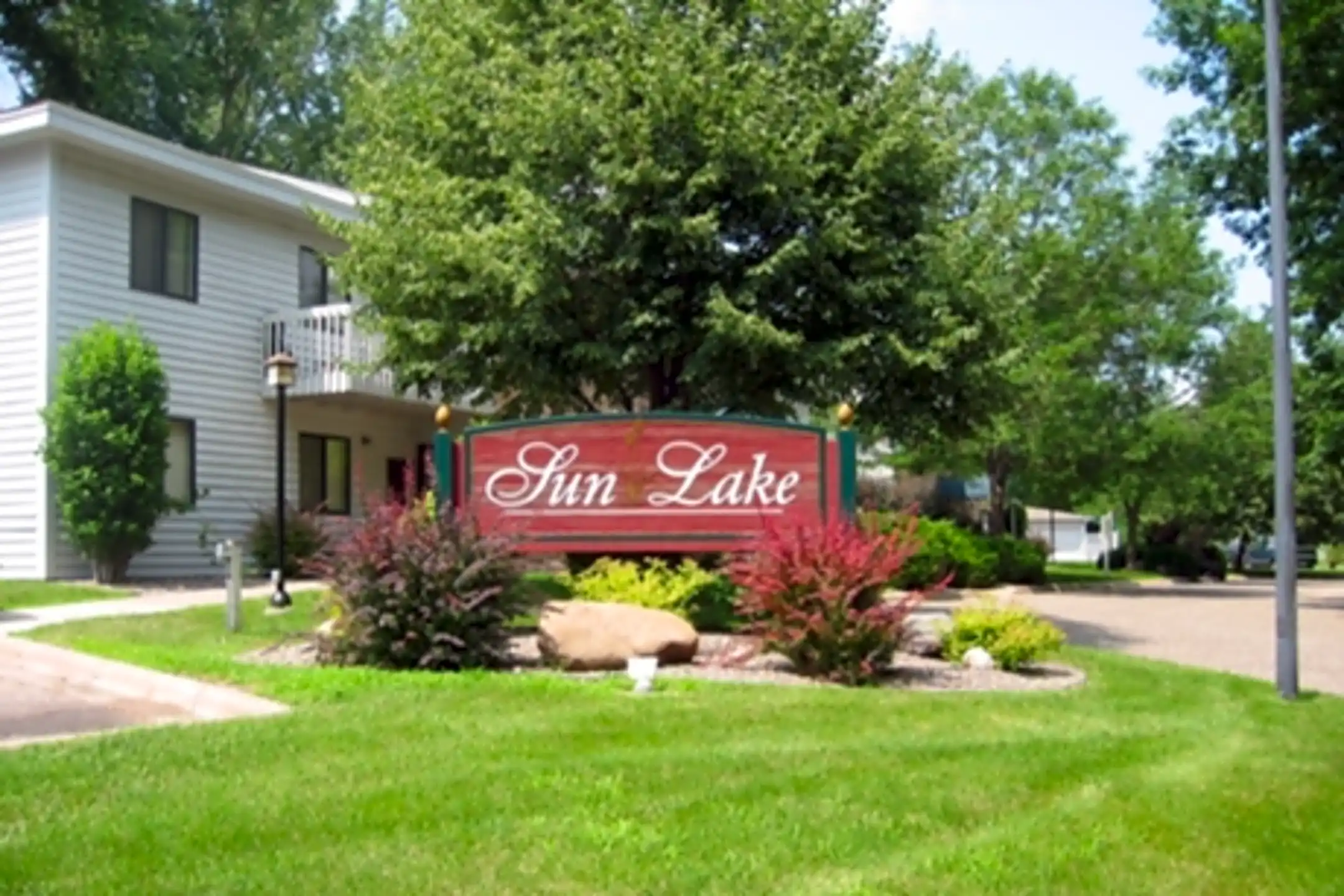 Sun Lake 1045 Yellow Brick Rd Chaska, MN Apartments for Rent Rent.
