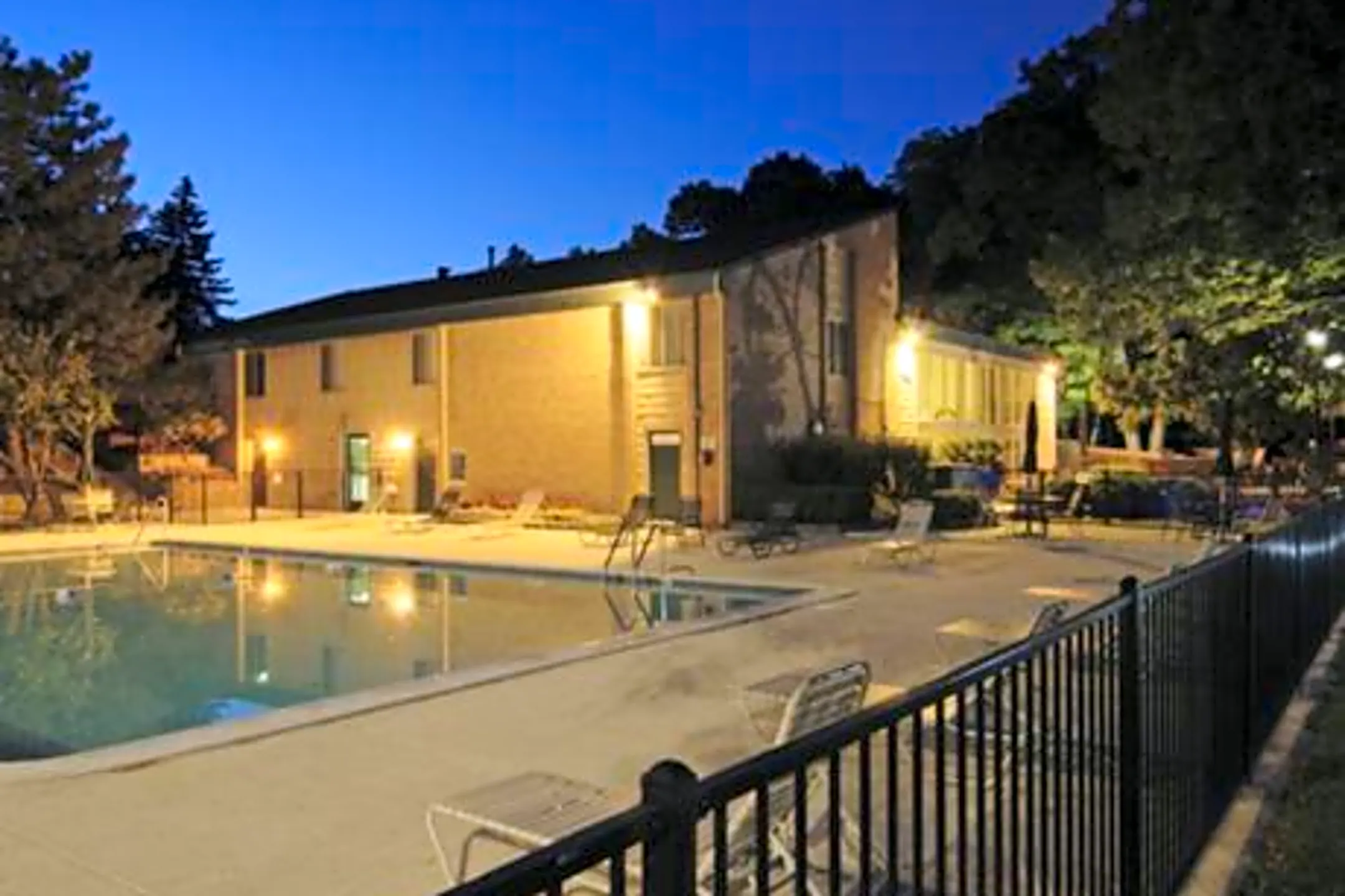 Glencoe Hills Apartments Ann Arbor, MI 48108