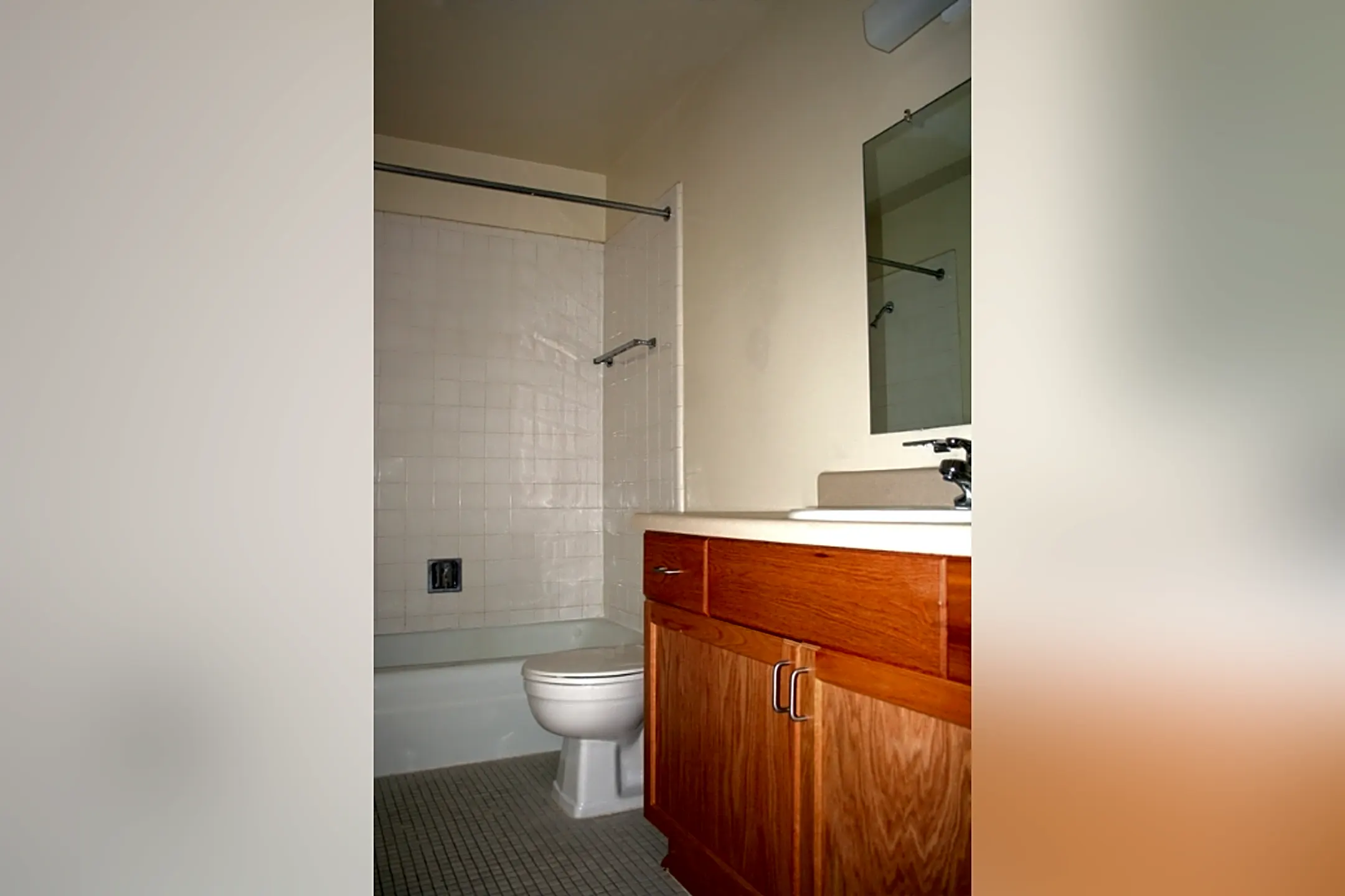 Amber's Mansfield Apartments 5004 Mansfield Ave Royal Oak, MI