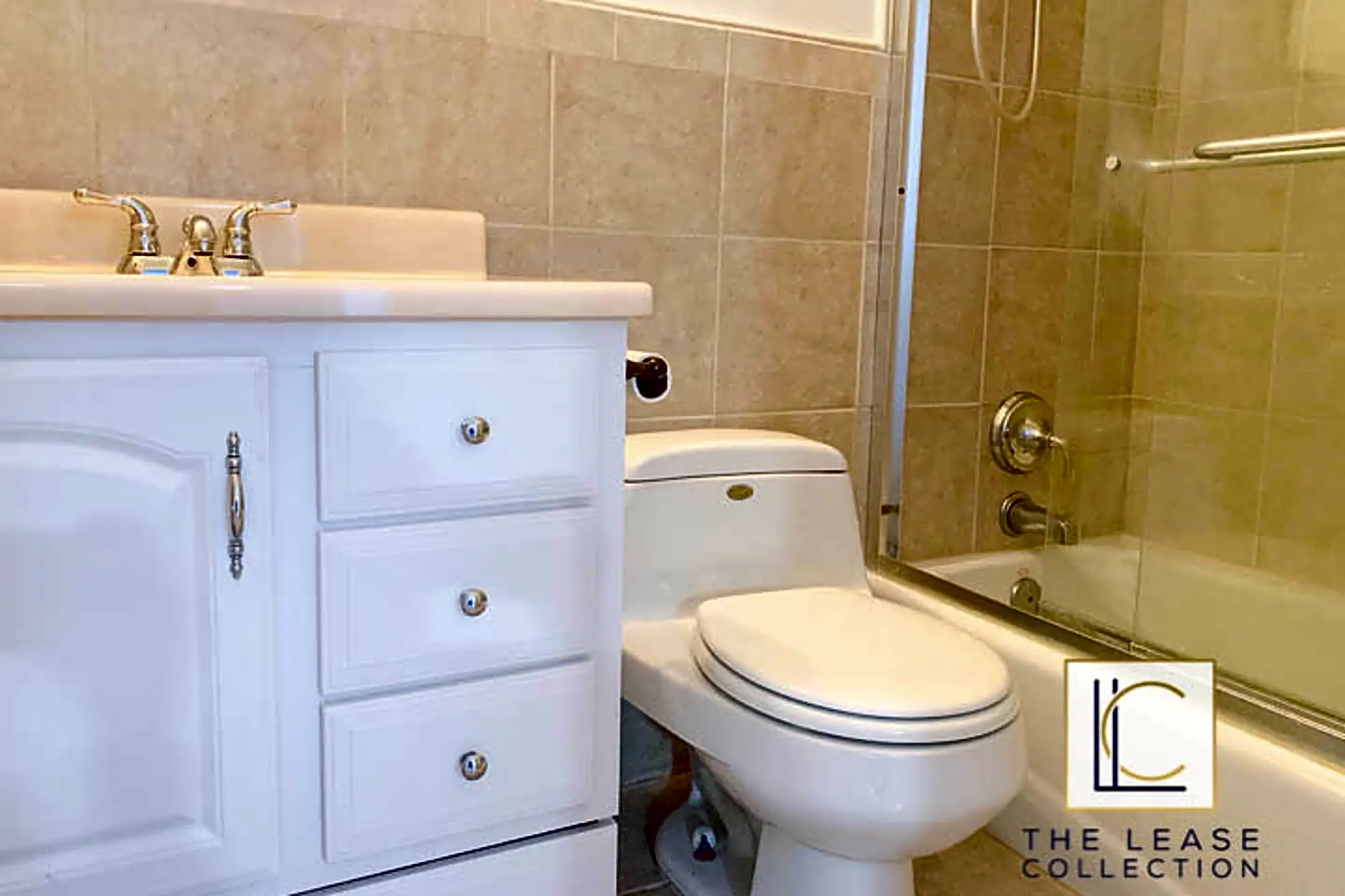 Bathroom - 2400 41st St NW - Washington, DC