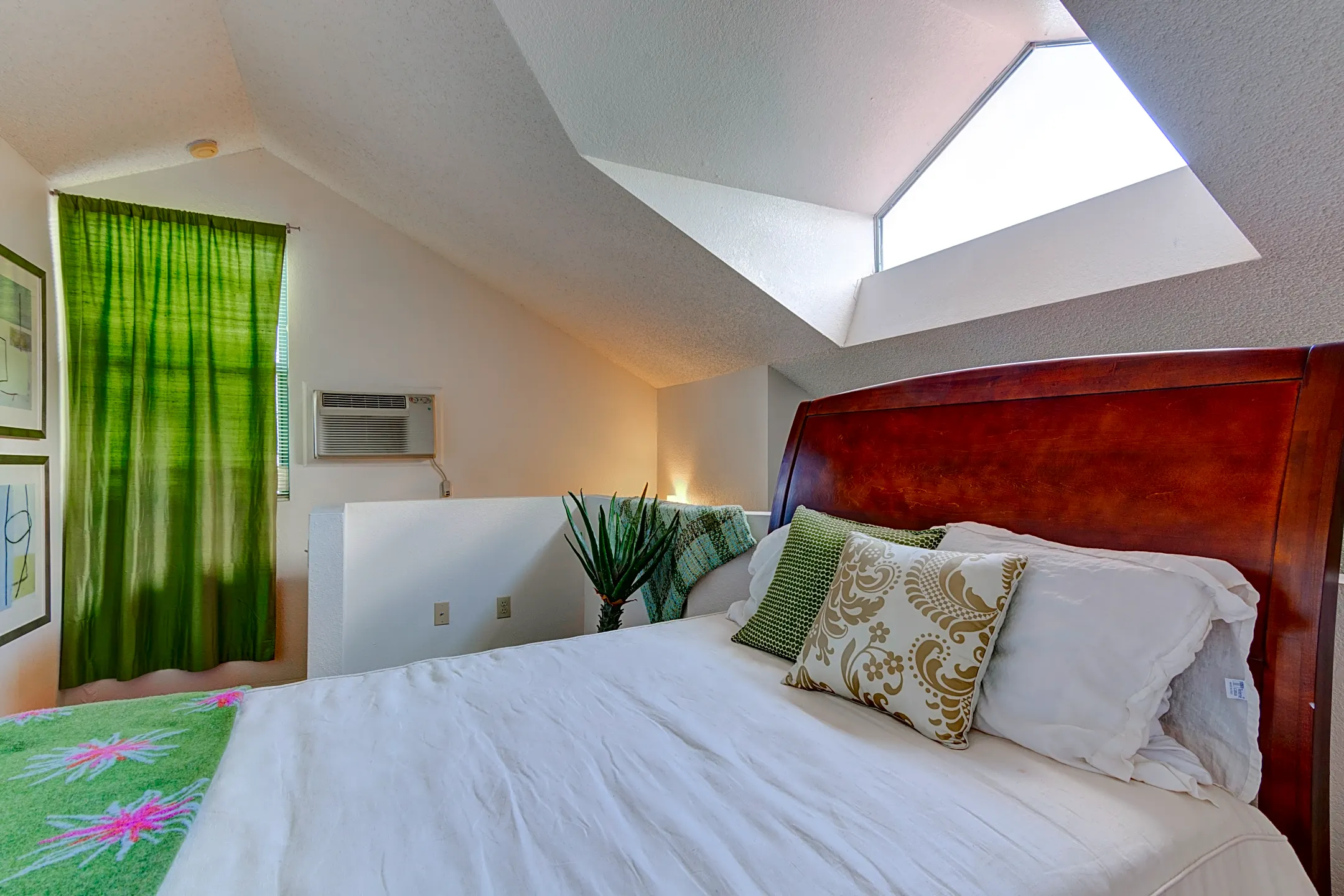 Cinnamon Tree Albuquerque, NM 87108