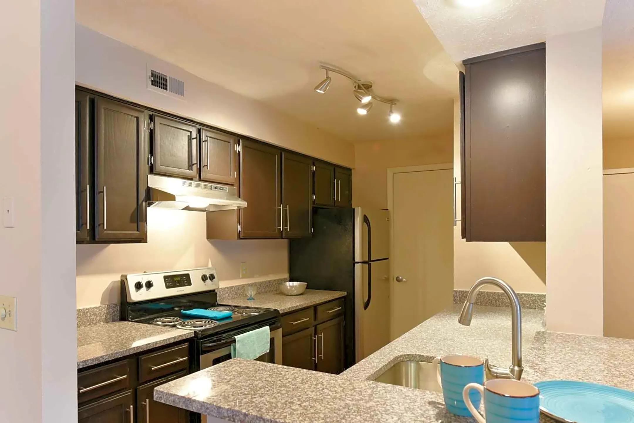 Kitchen - Chesapeake Landing - Centerville, OH