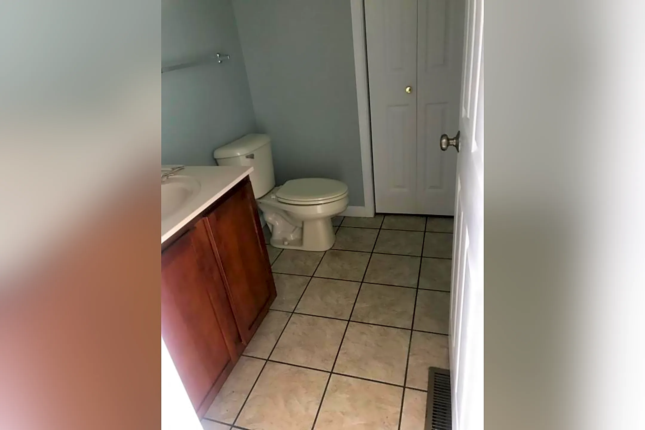 2402 Kanawha Terrace 2402 Kanawha Terrace unit 202 Saint Albans, WV