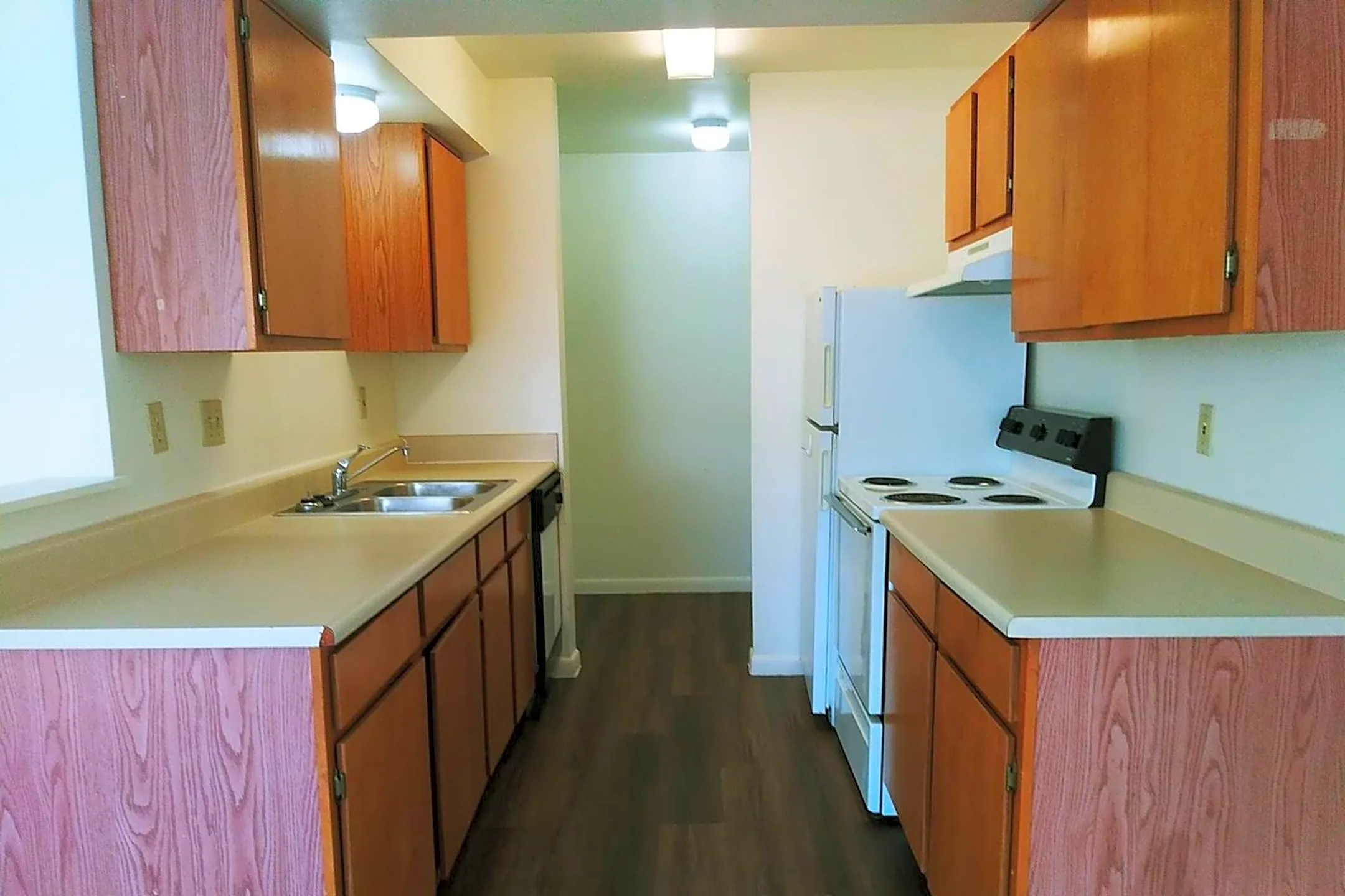 Spacious two and three bedroom homes 2300 N. 20th Pl. Independence, KS Apartments for Rent