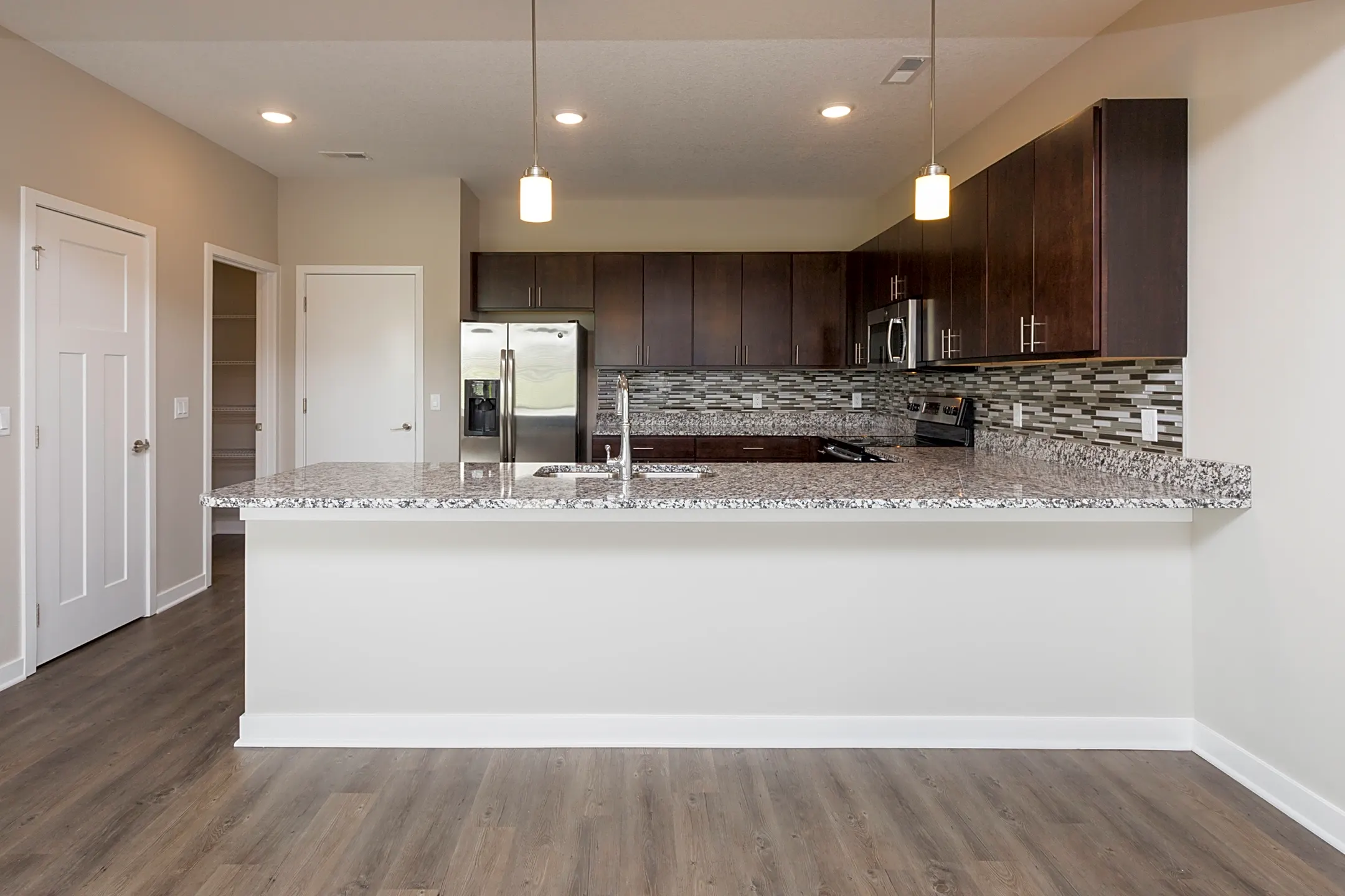 Hubbell Townhomes - 555 SouthWest 7th Street | Des Moines, IA ...