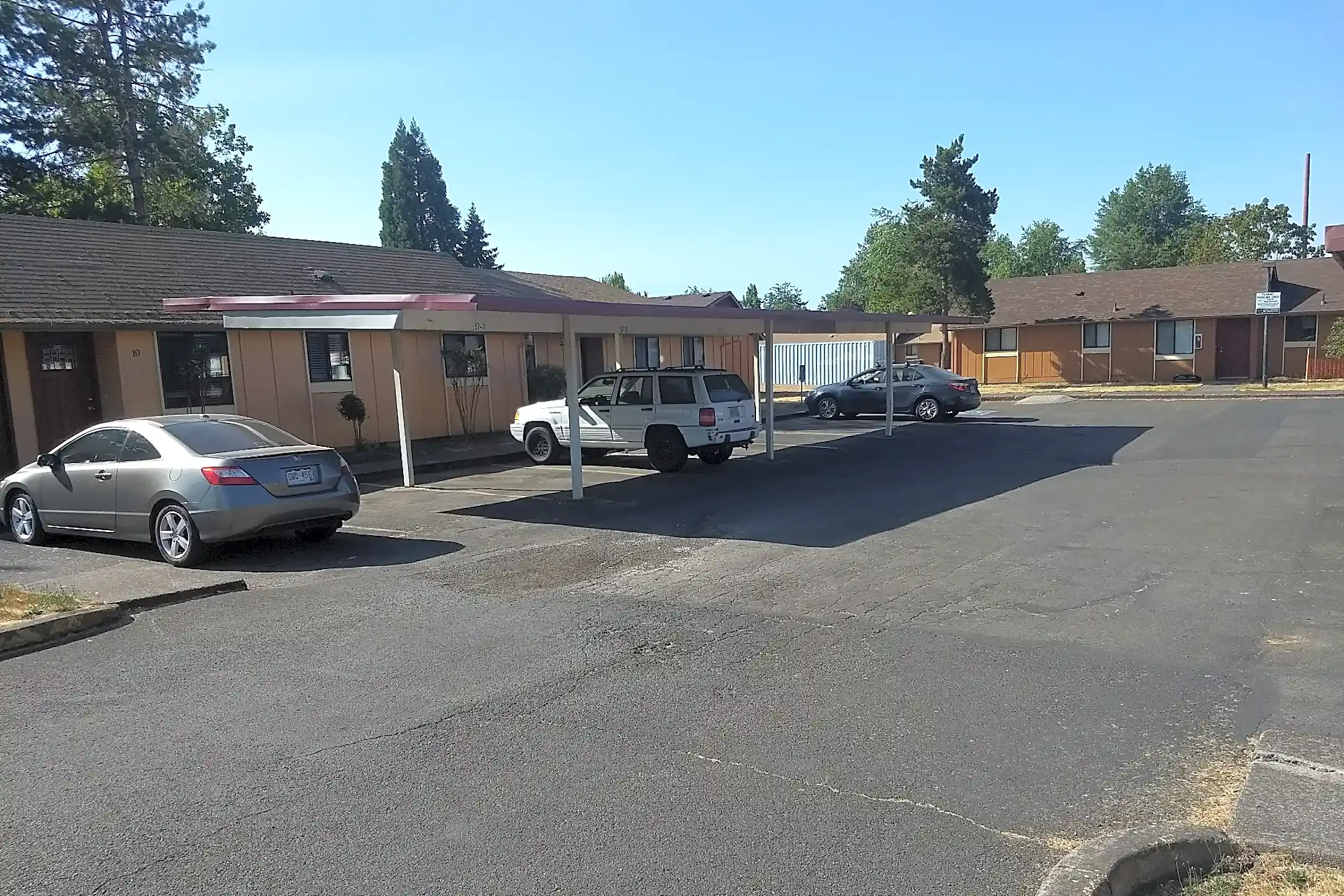 Churchill Village Apartments Eugene Oregon