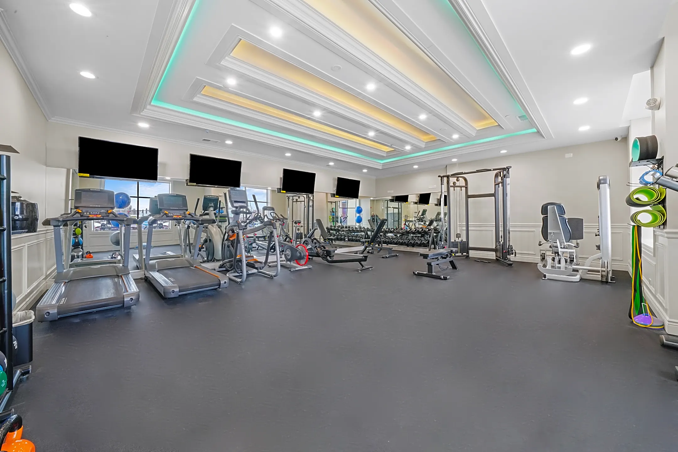 Premier Luxury Apartments 9600 Franklin Ave Franklin Park, IL