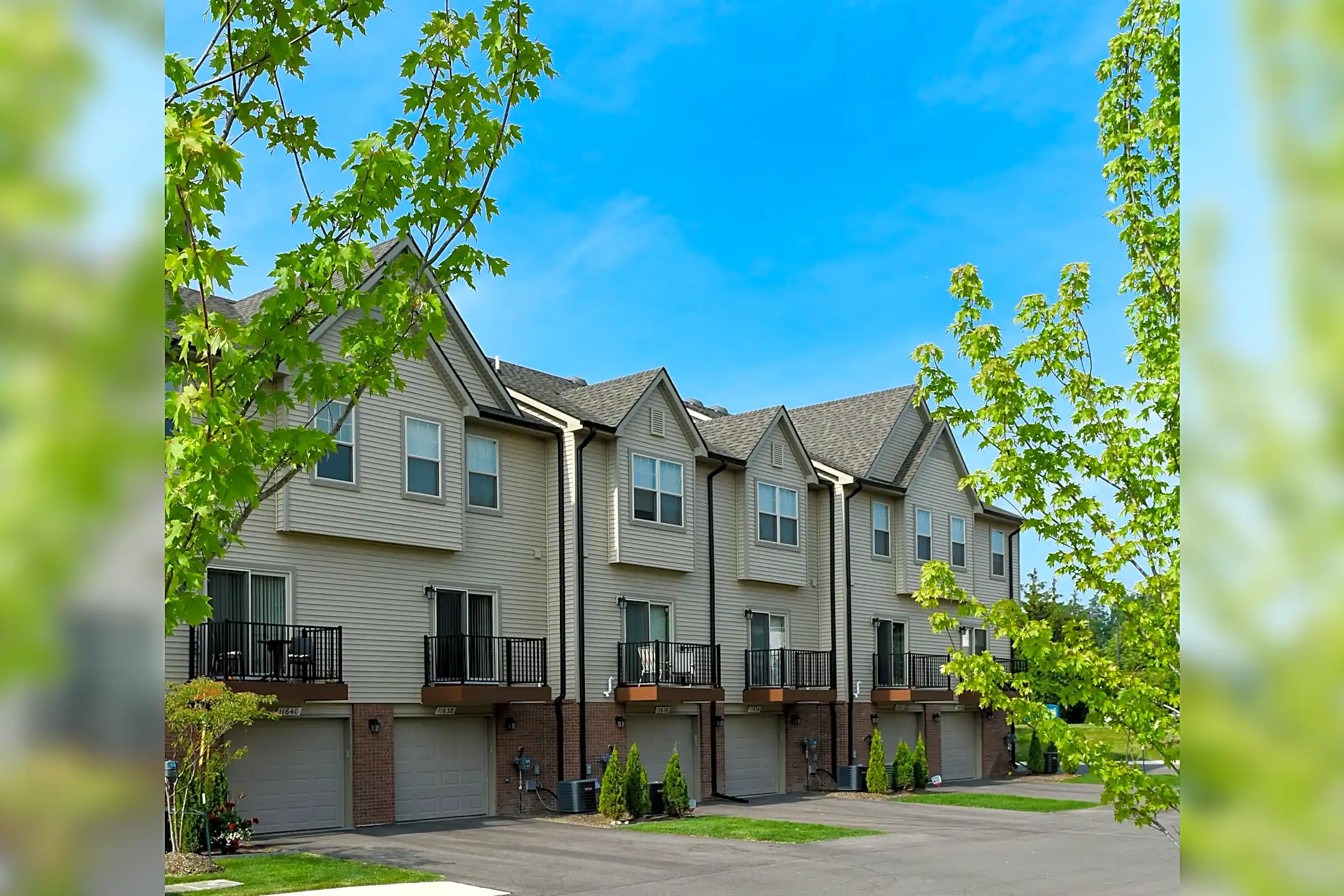 Encore Townhomes Utica, MI 48315