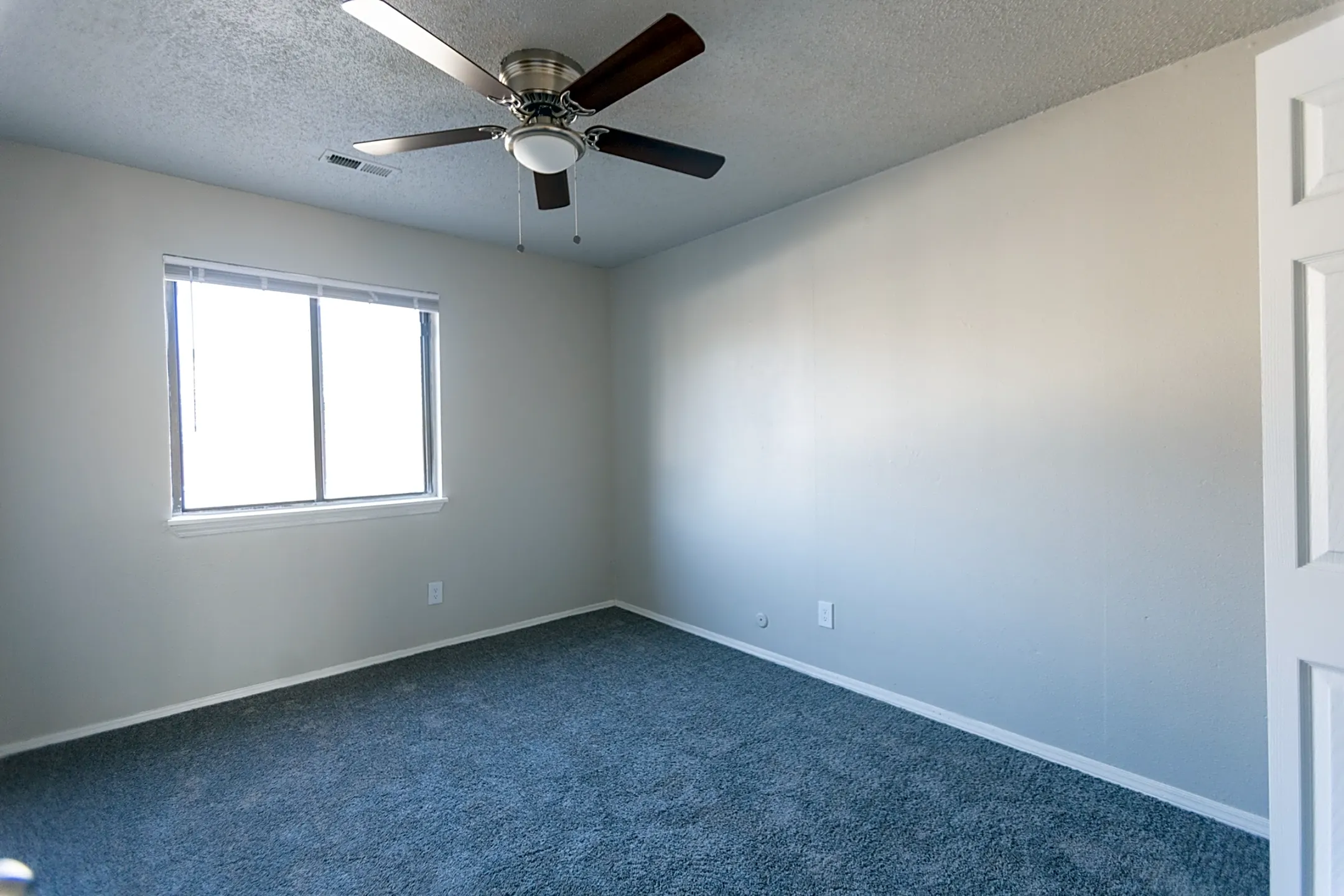 Riverwalk Apartments 410 E Marion Rd Wichita, KS Apartments for