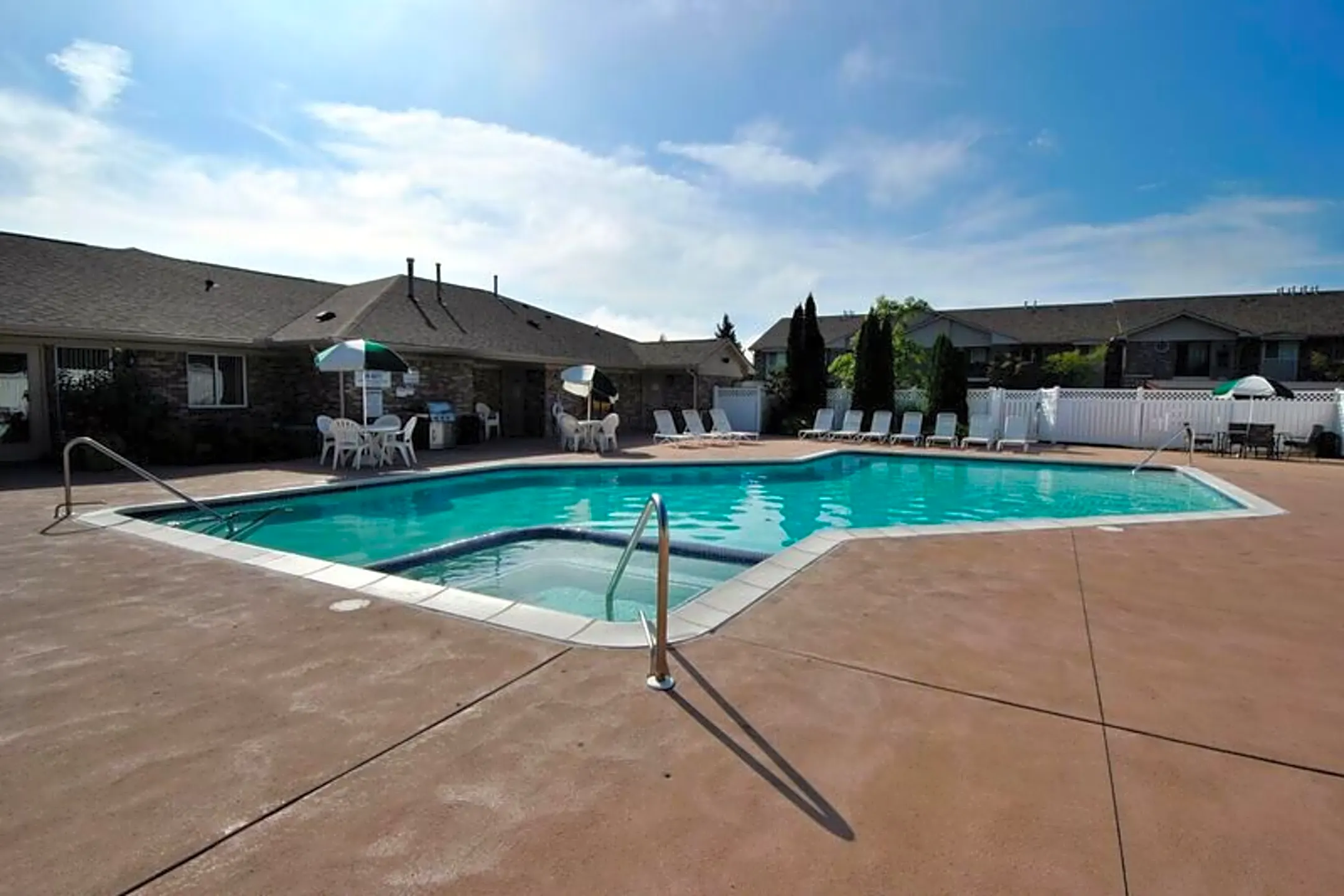 Village Place Apartments 12753 Stoneridge Ln South Rockwood, MI