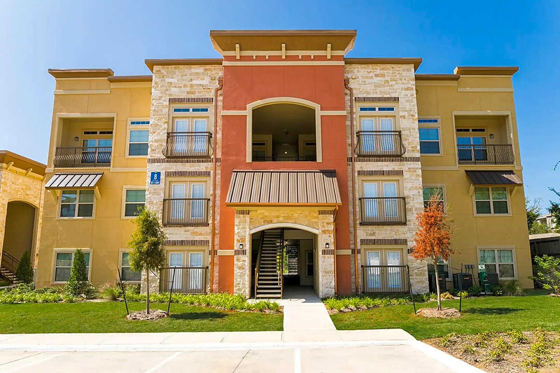 Loop Apartments Conroe