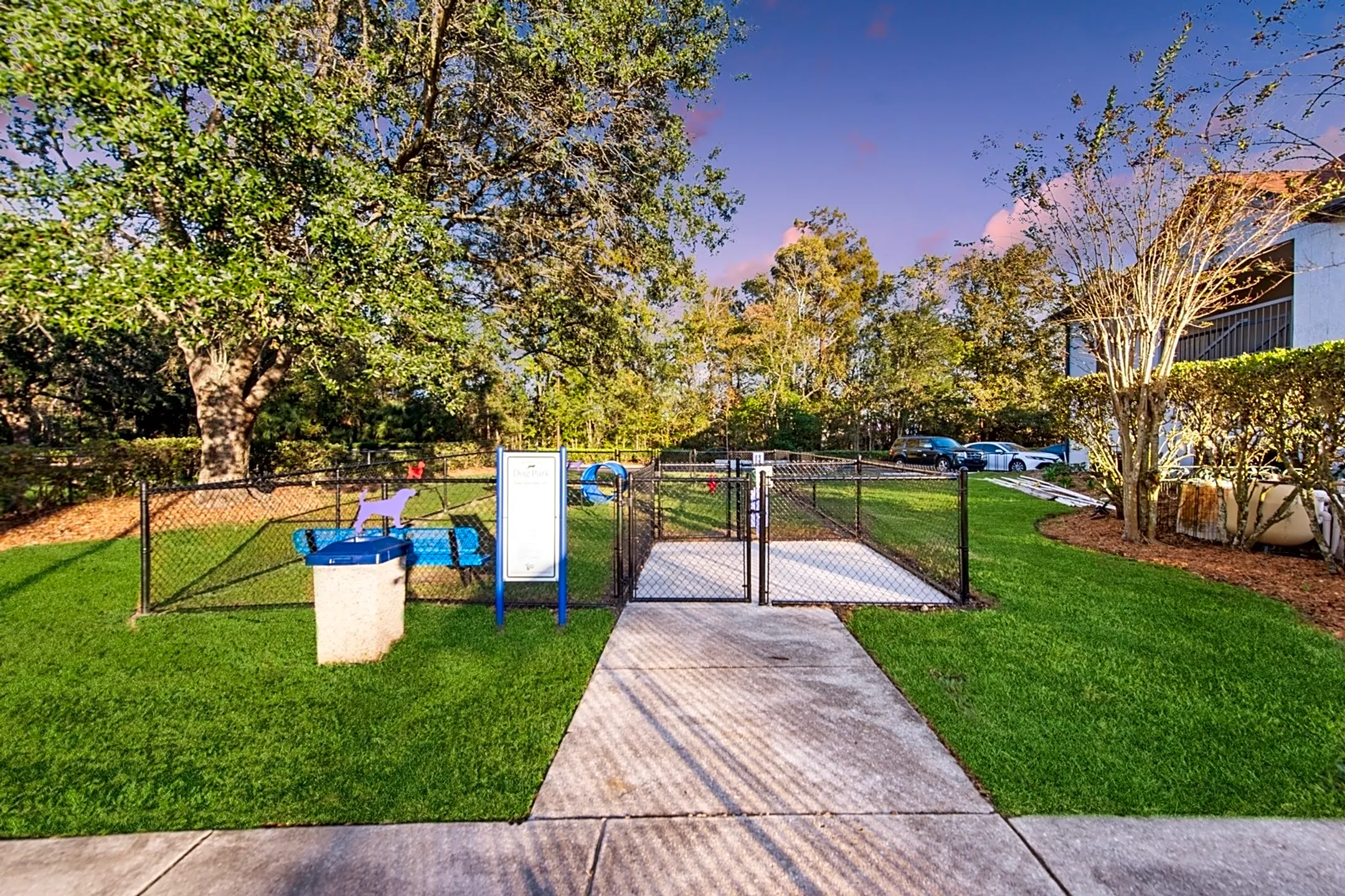 Lenox Cove 8737 Baymeadows Road Jacksonville, FL Apartments for