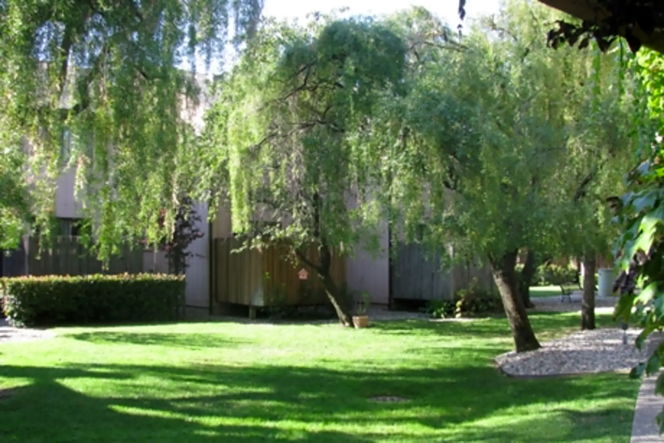 Winding Creek Townhomes 4255 Winding Way Sacramento, CA Townhomes