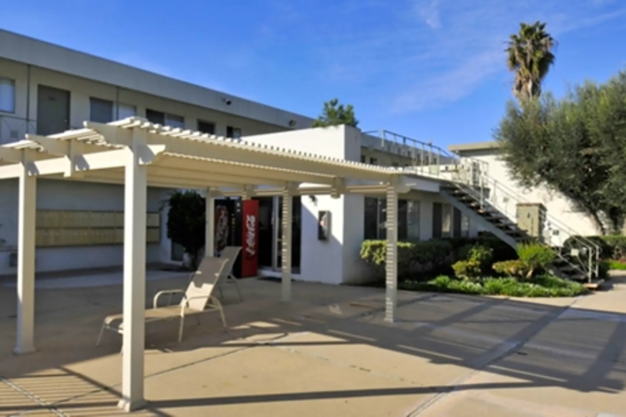 Americana/El Pompeii Apartments - 3655 Artesia Blvd | Torrance, CA ...