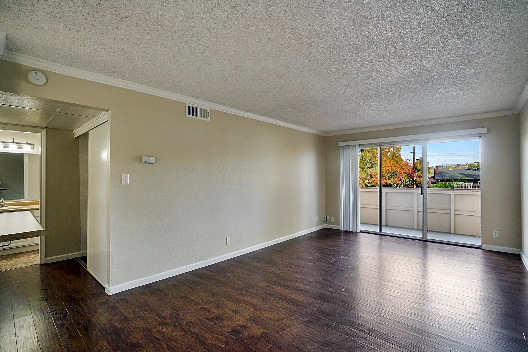 Palm Lake Apartments 780 Oak Grove Rd Concord, CA Apartments for