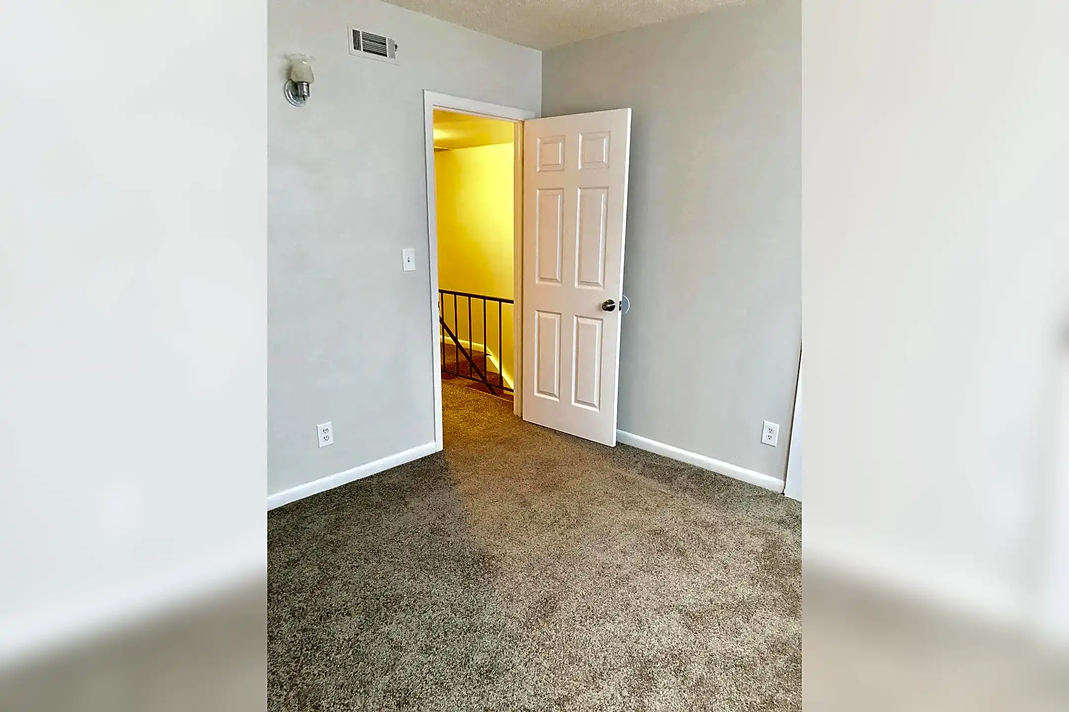 University Townhomes 3239 Justina Rd Jacksonville, FL Apartments