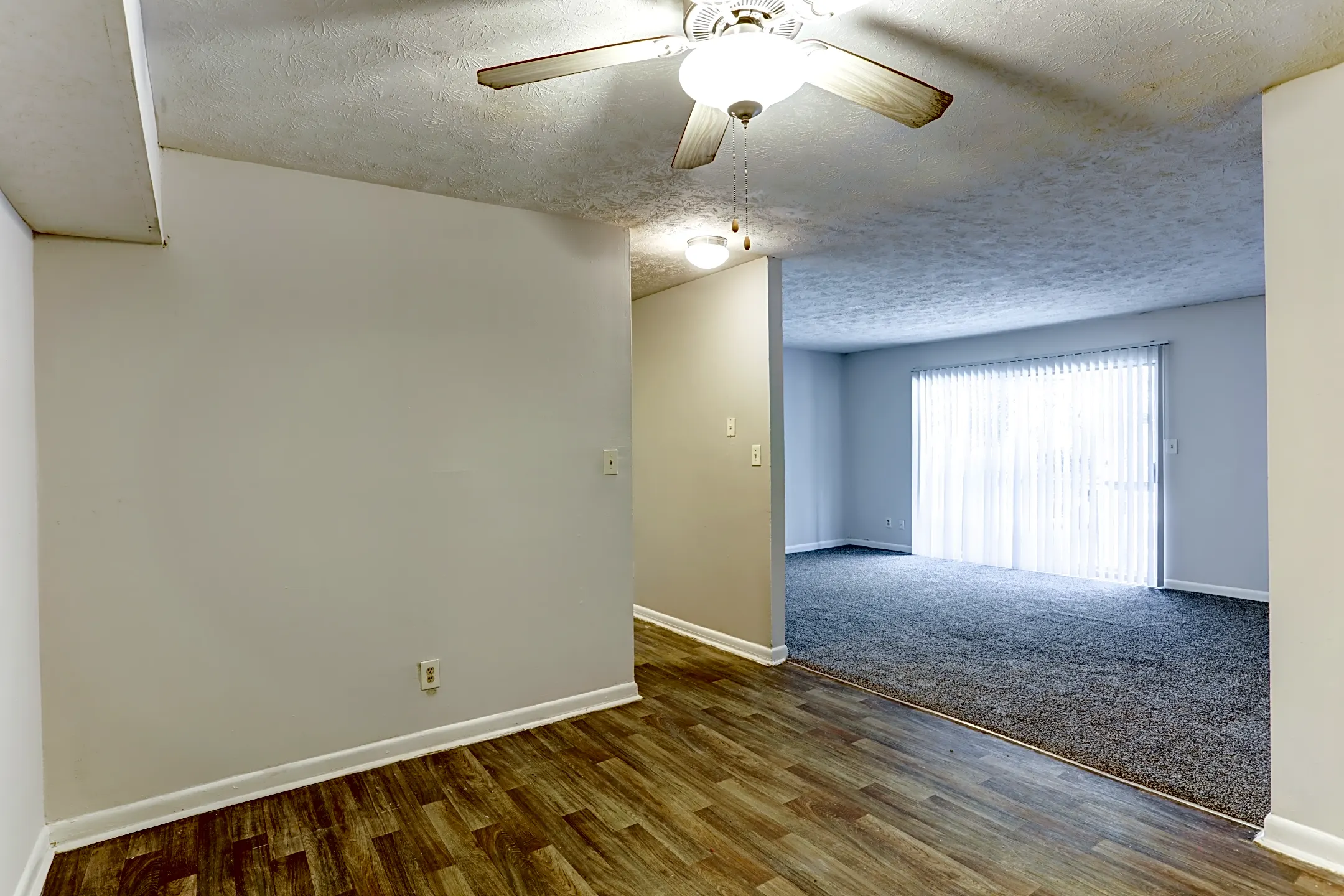Living Room - Amberwood Apartments - Riverdale, GA